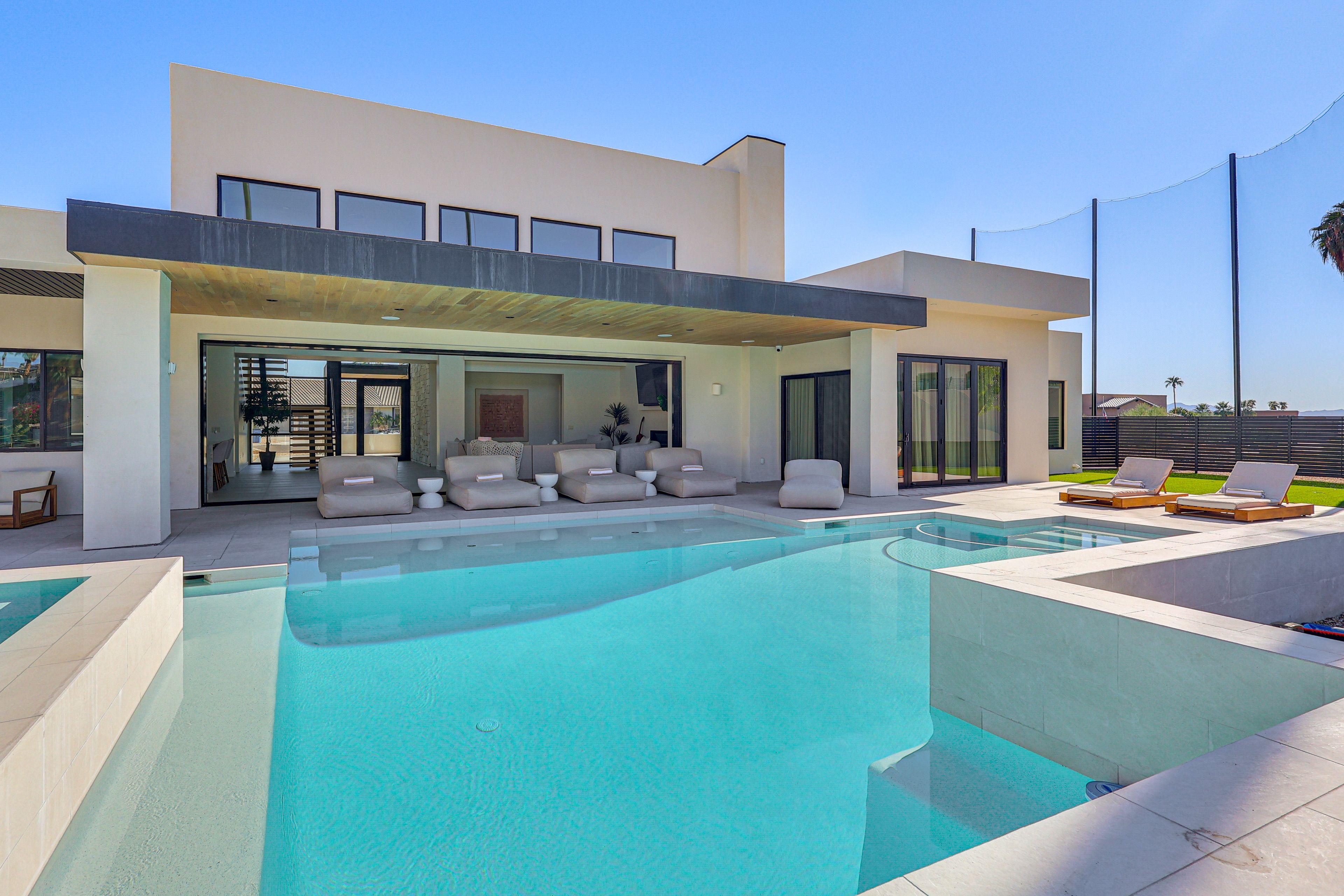 Pool & Hot Tub