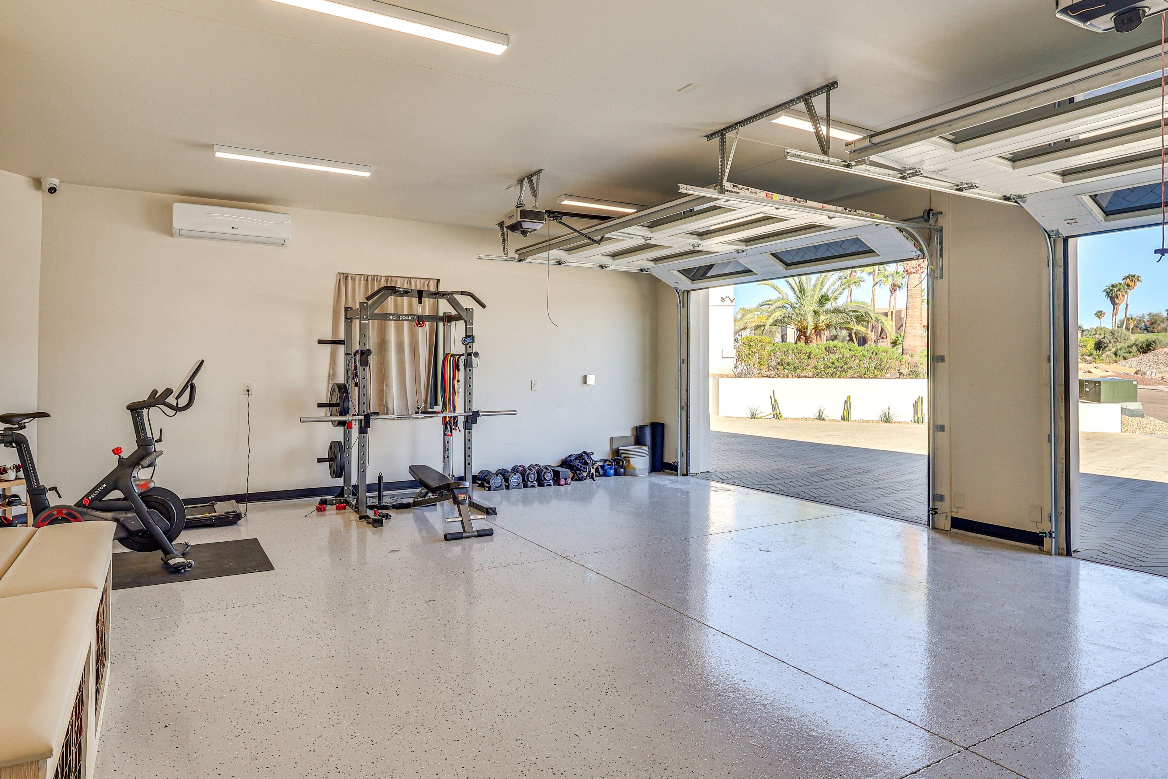Home Gym (Garage)