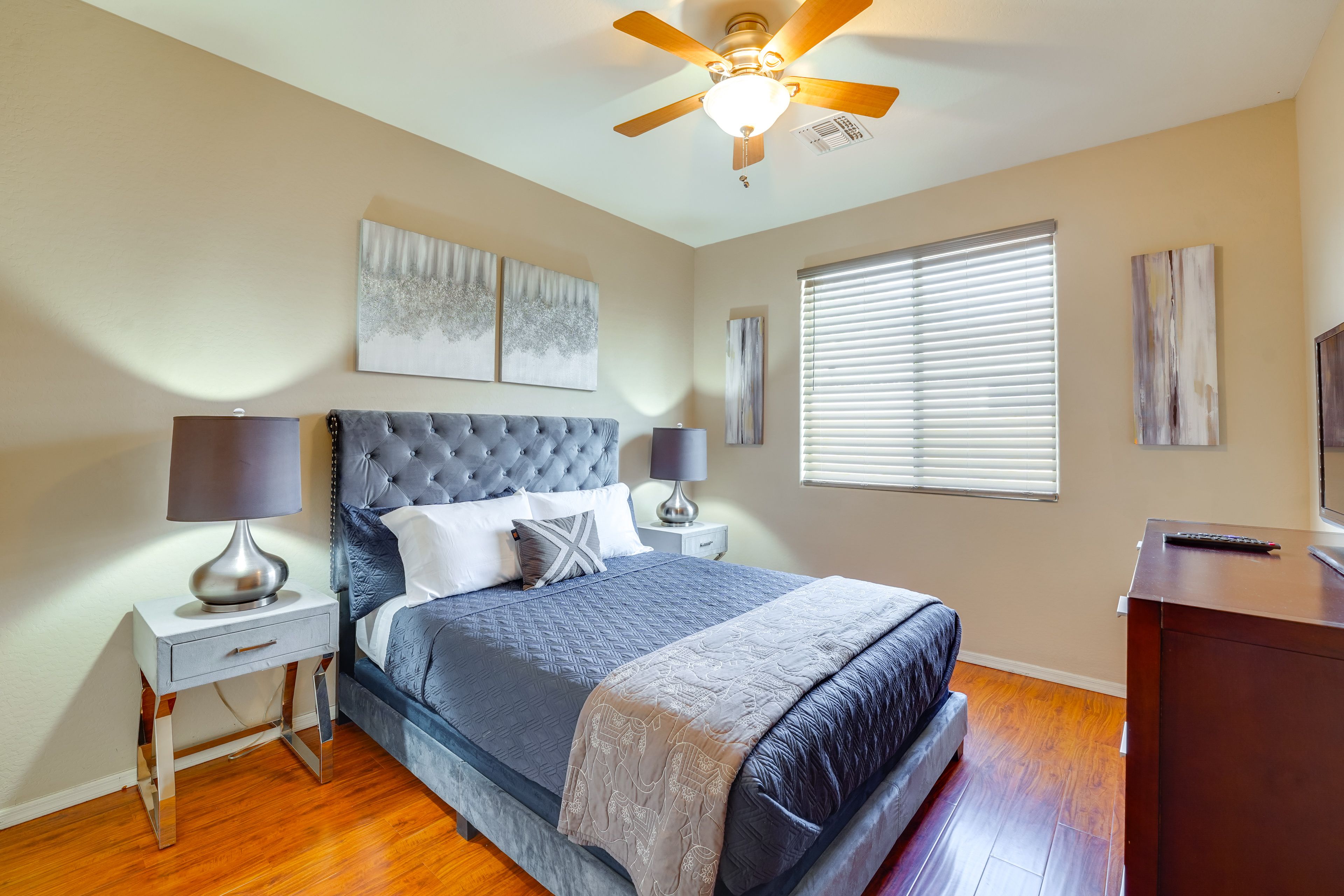 Bedroom 2 | Queen Bed