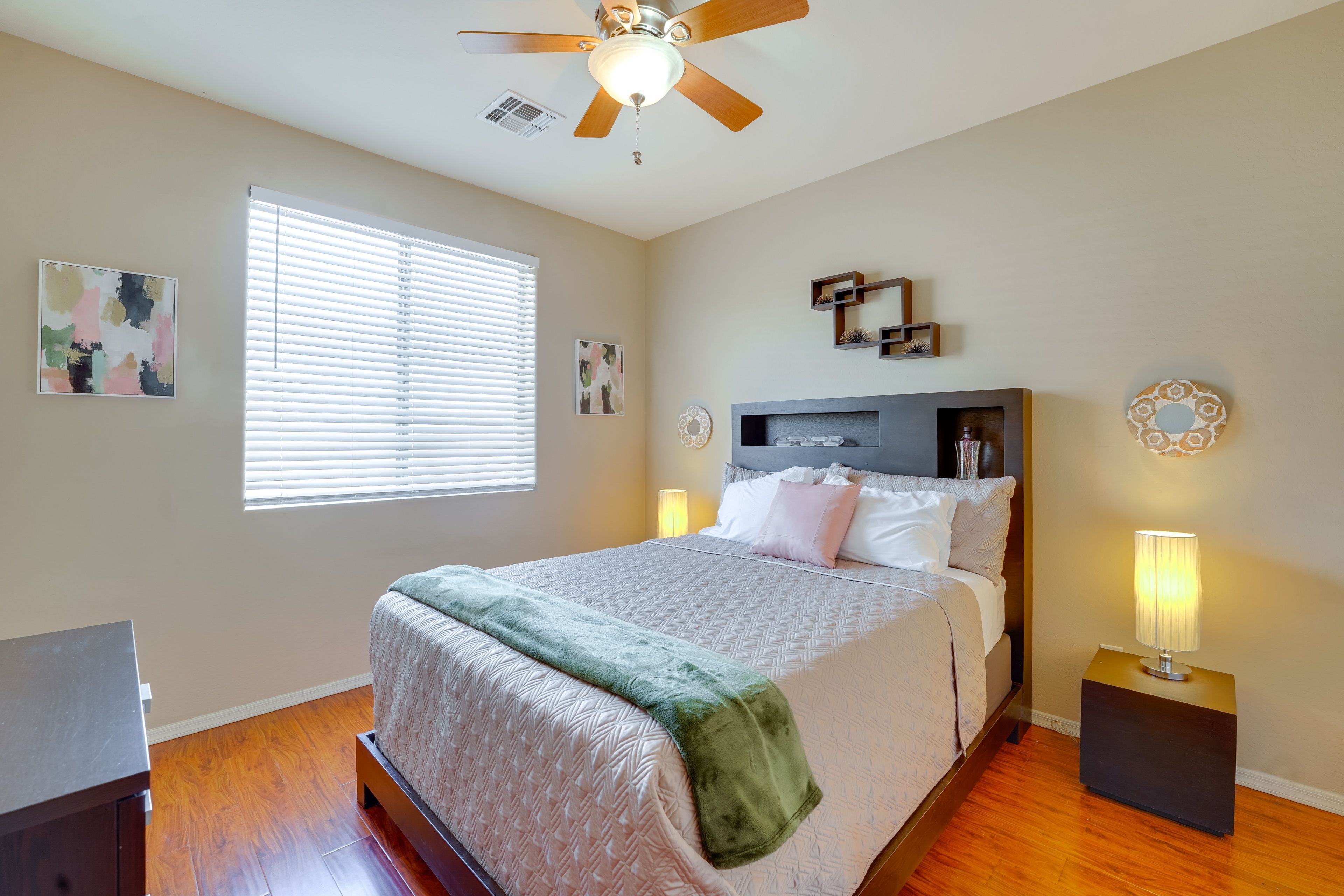 Bedroom 3 | Queen Bed