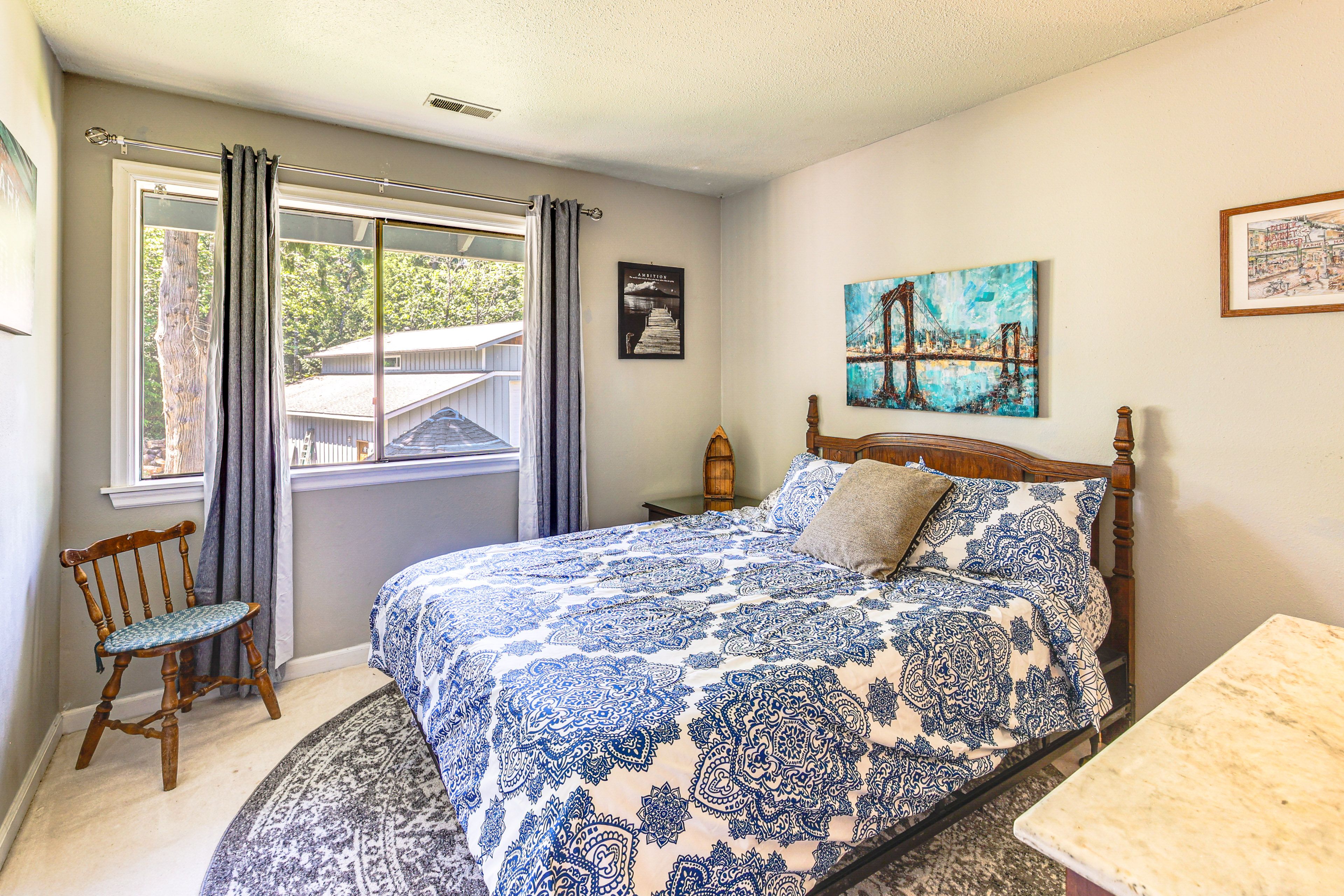 Bedroom 2 | 2nd Floor | Queen Bed