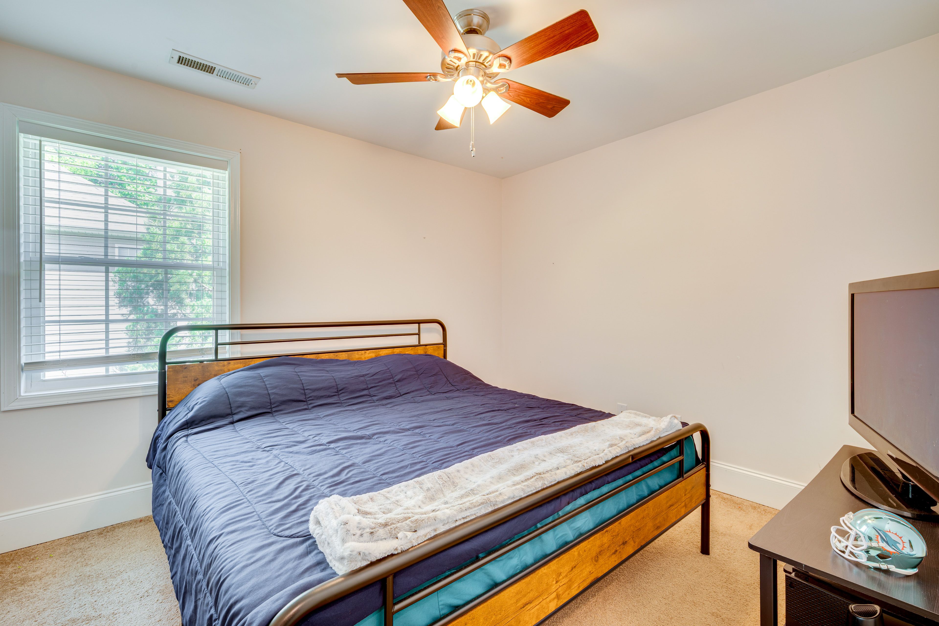 Bedroom 2 | 2nd Floor | King Bed | Linens Provided