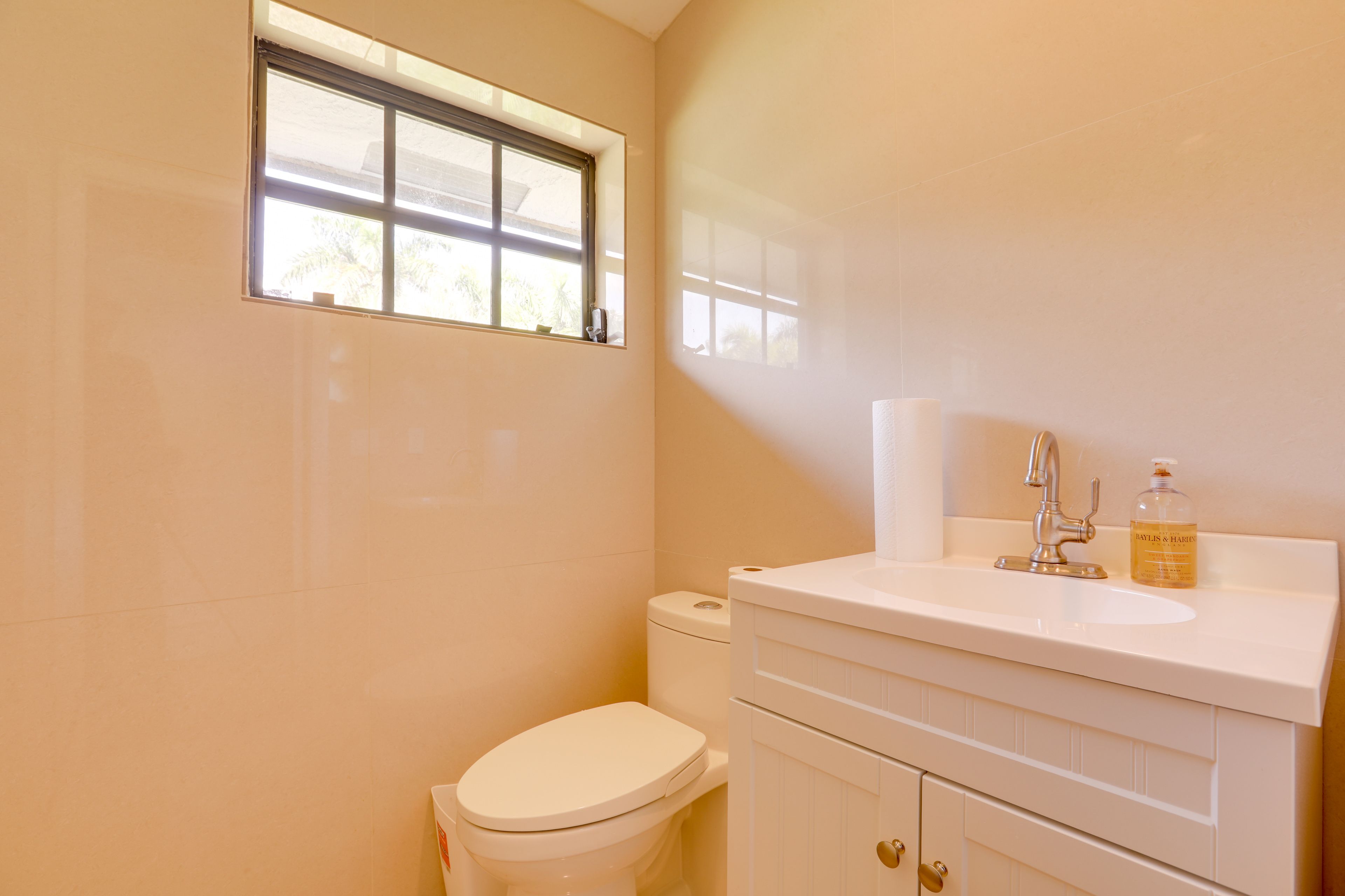 Half Bathroom | 1st Floor