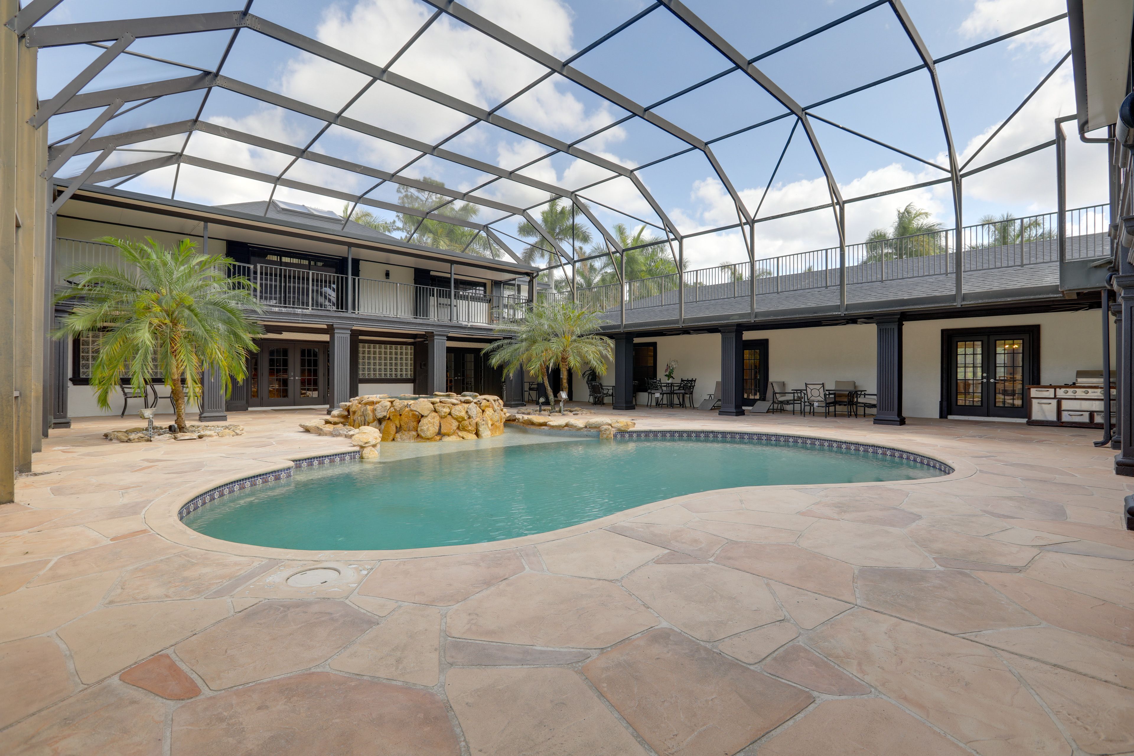 Apartment Exterior | Shared Pool & Spa