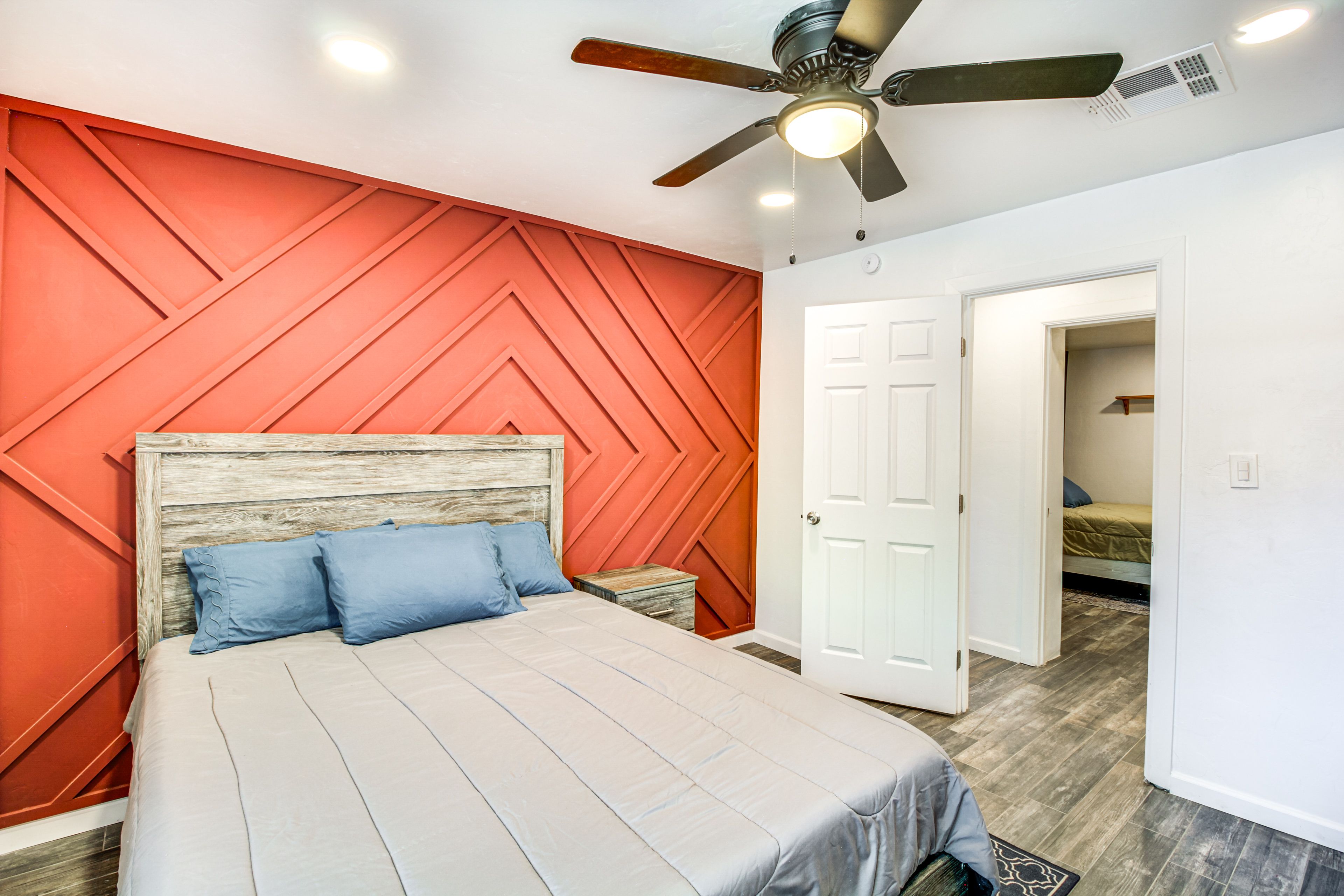 Bedroom 2 | Queen Bed