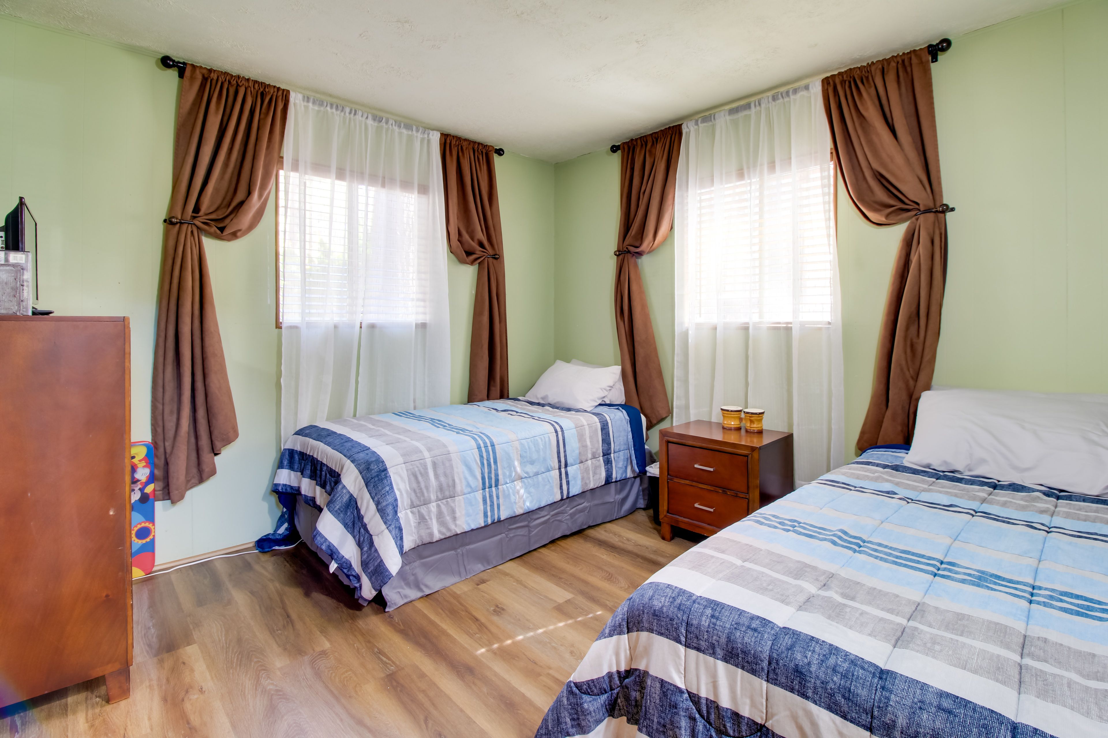 Bedroom 2 | 2 Twin Beds | 1st Floor