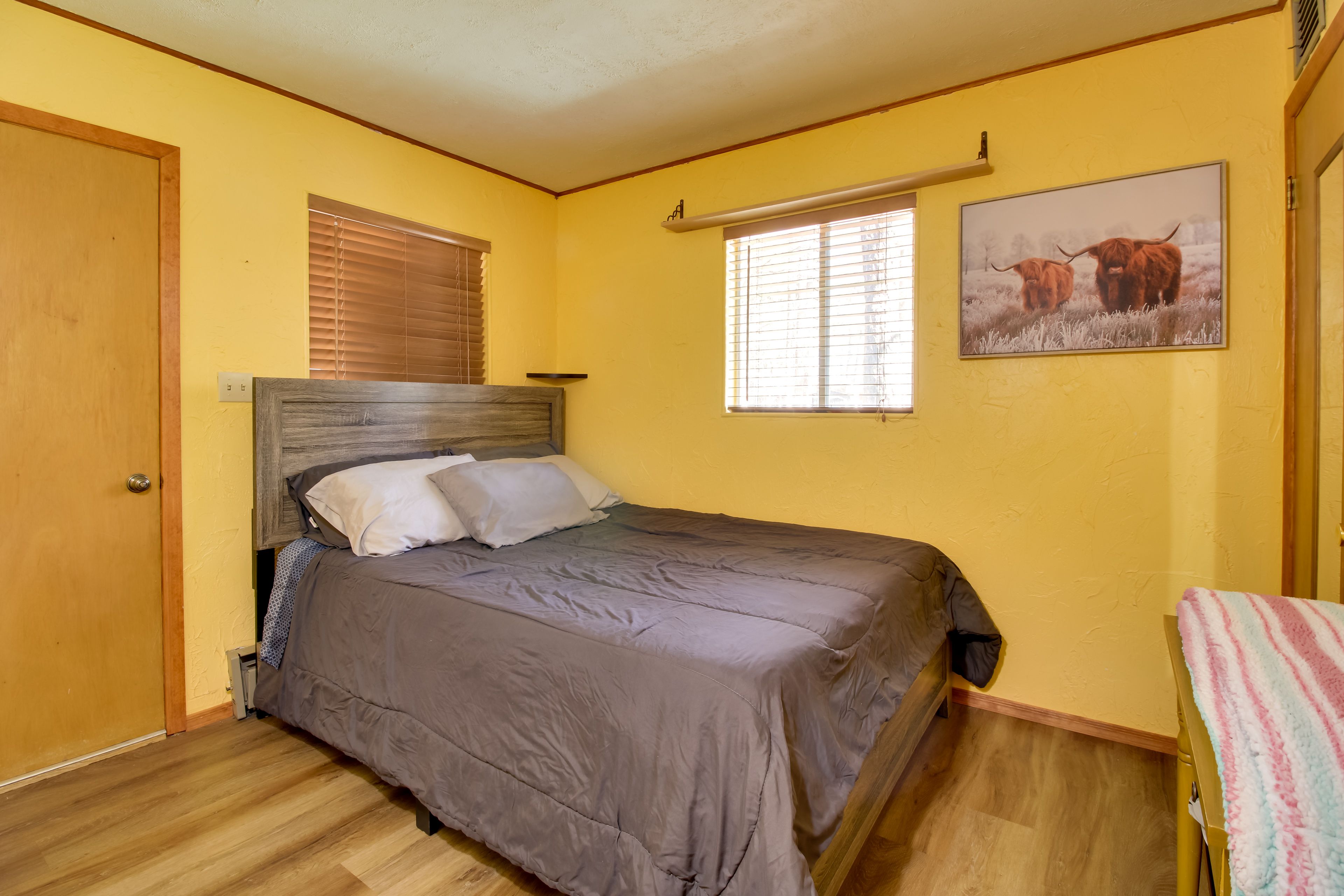 Bedroom 1 | Queen Bed | 1st Floor | Linens Provided