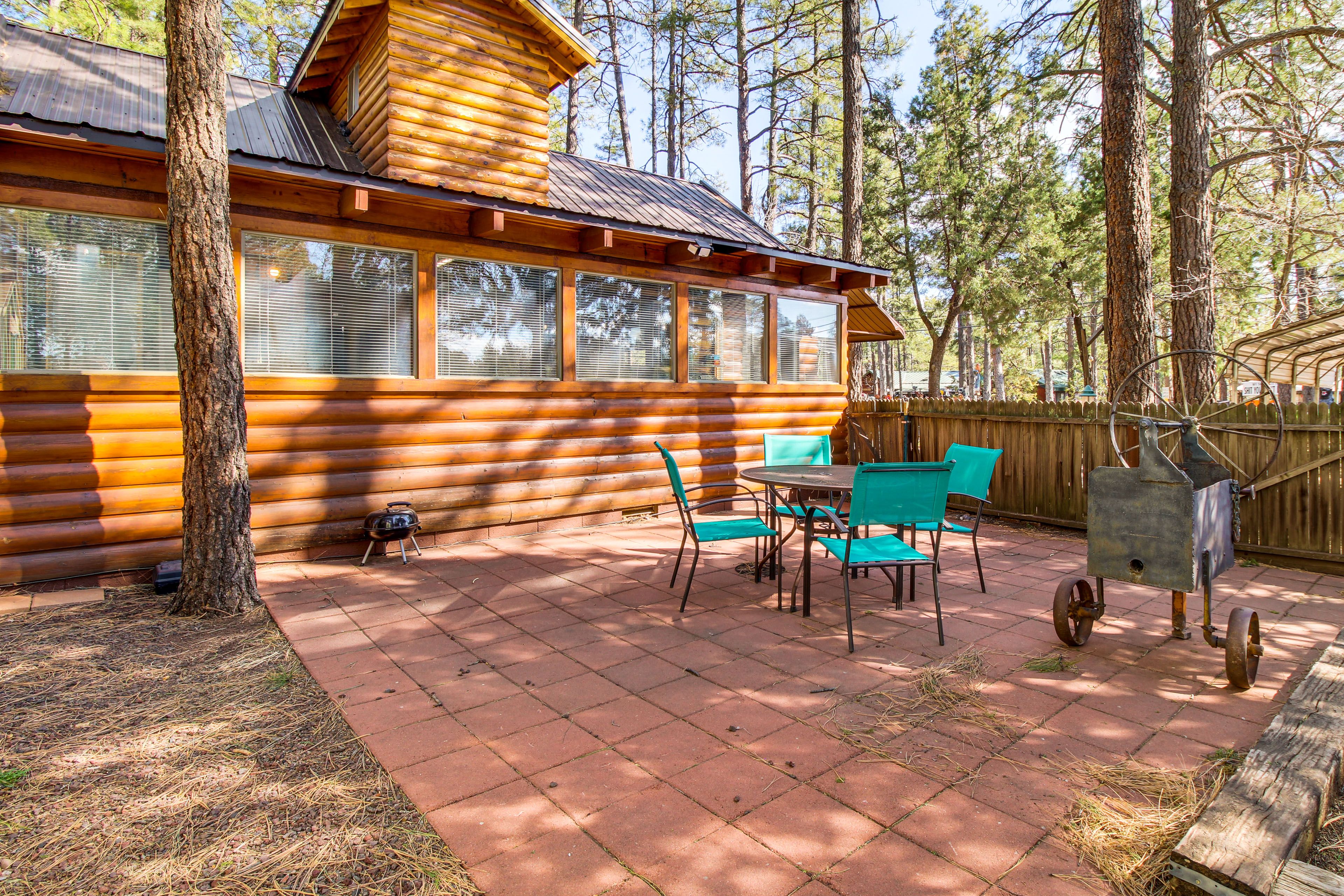 Furnished Patio | Outdoor Dining