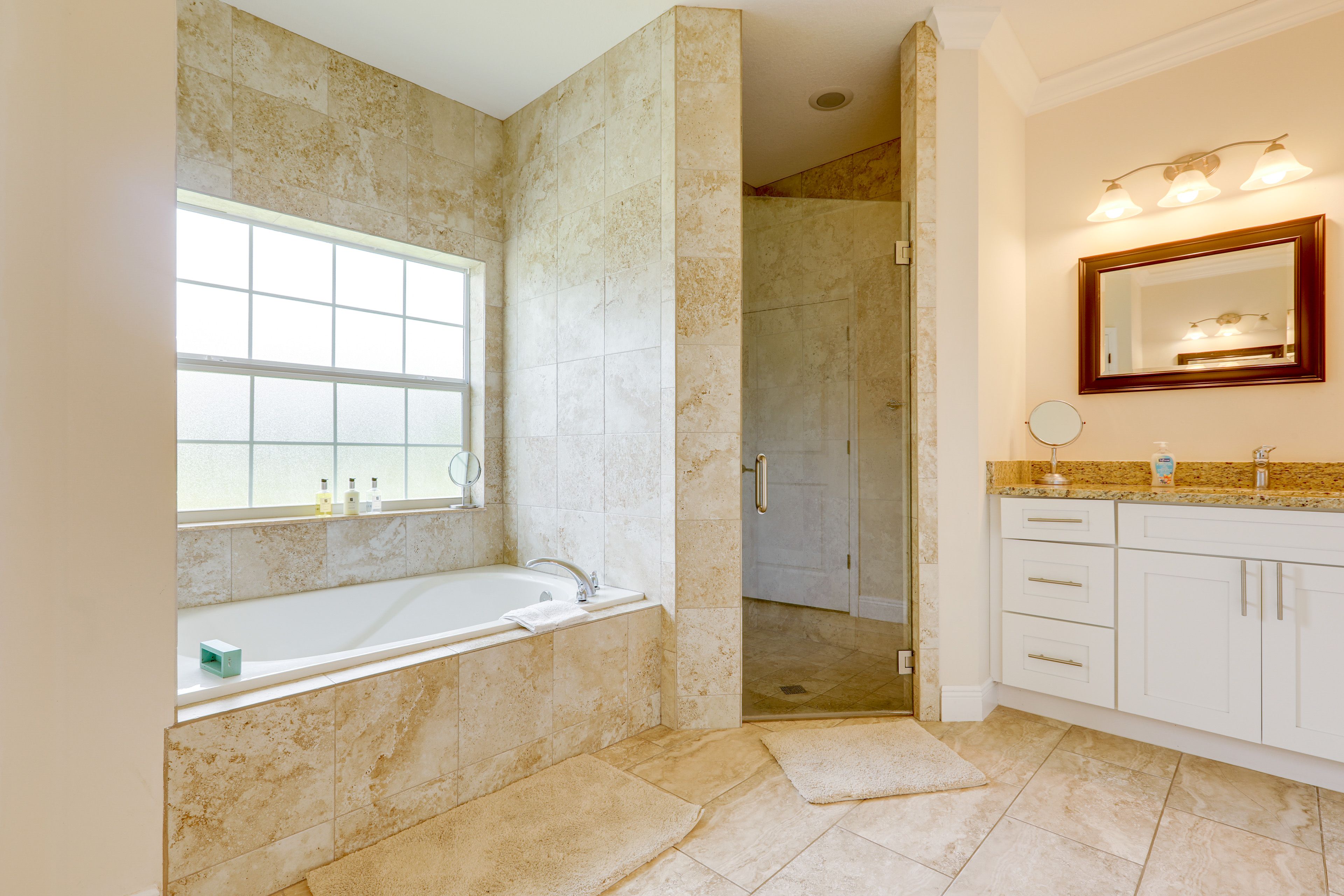 En-Suite Bathroom | Towels Provided