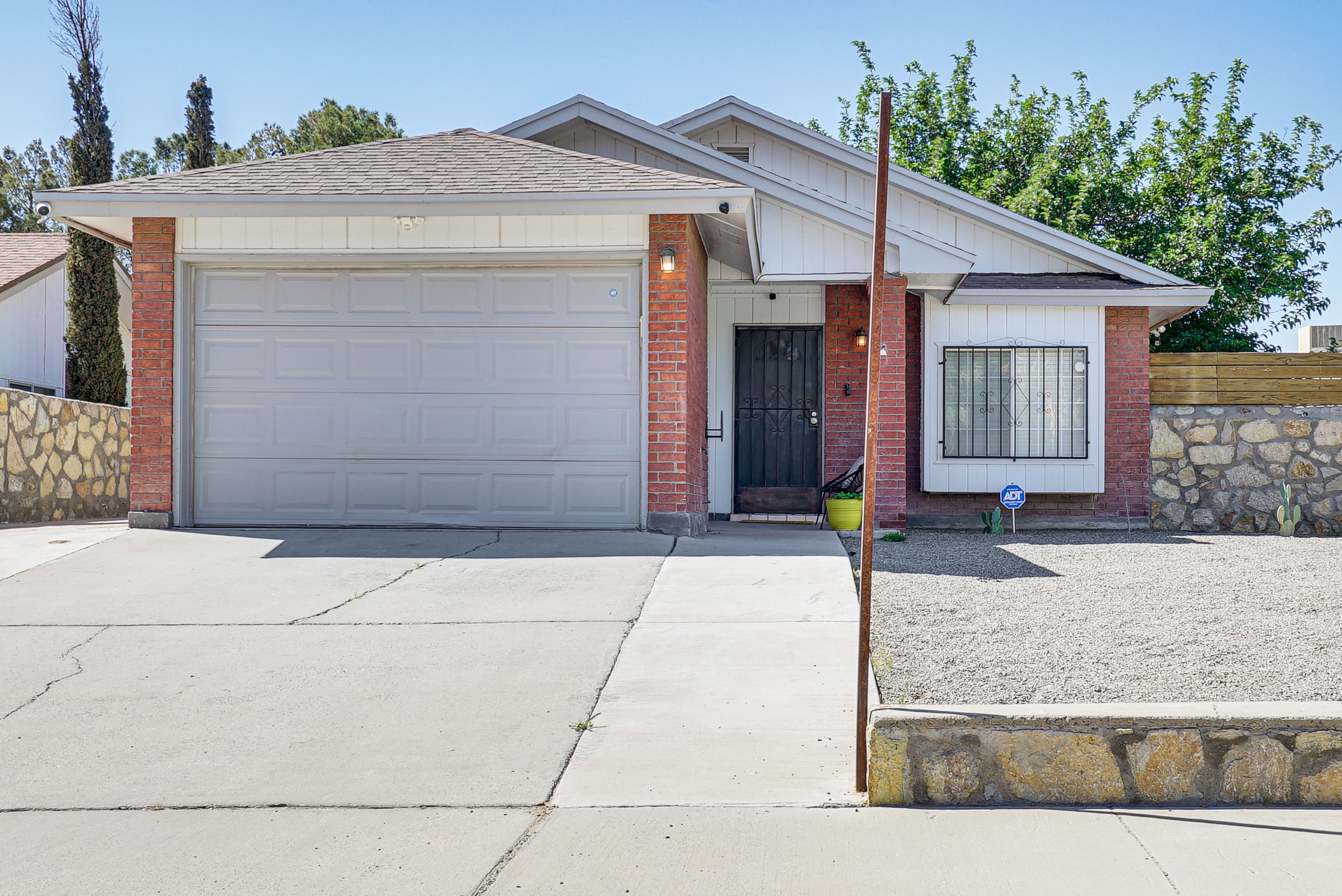 Parking | Garage (1 Vehicle) | Driveway (2 Vehicles)