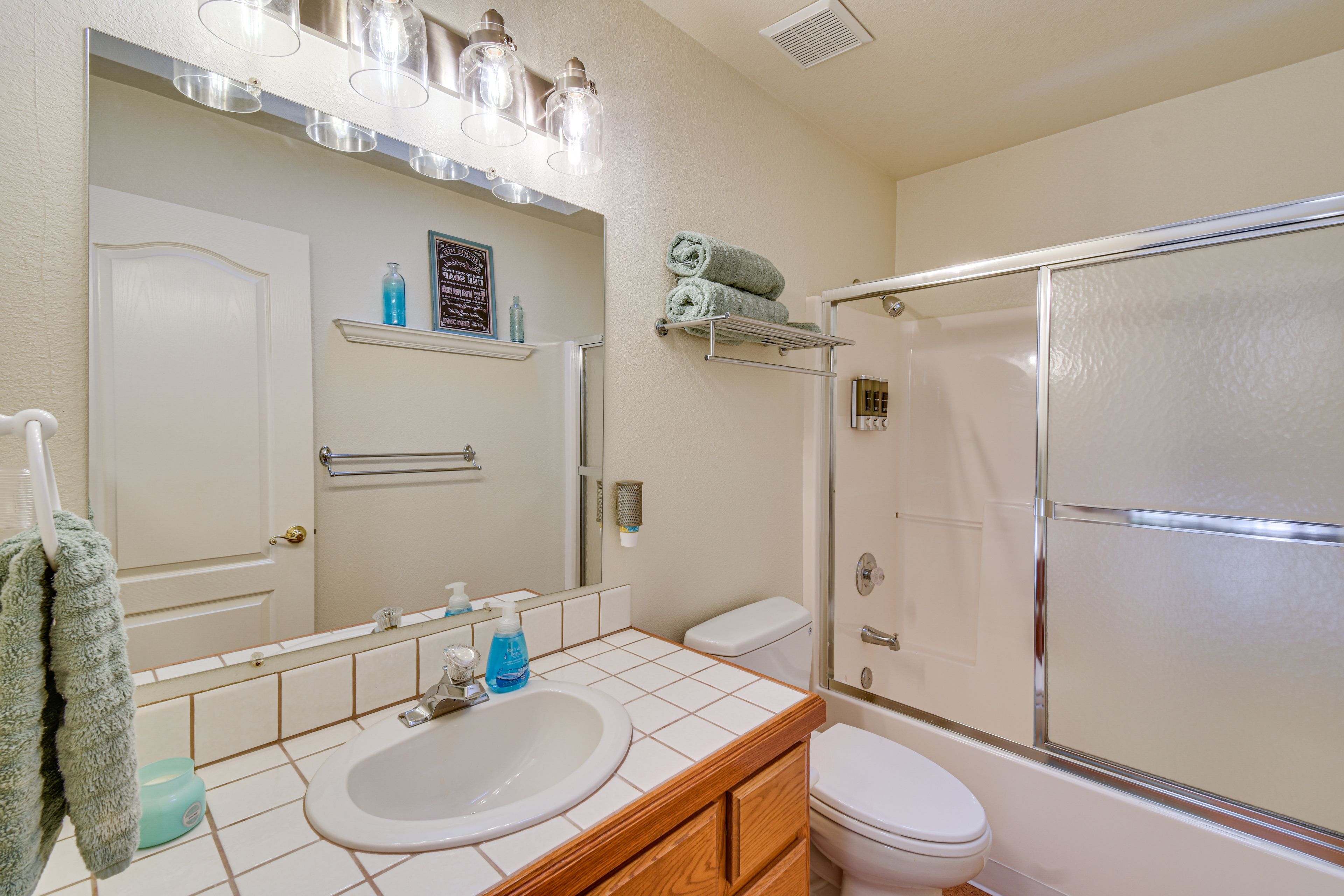 Bathroom | Towels Provided | Upper Floor