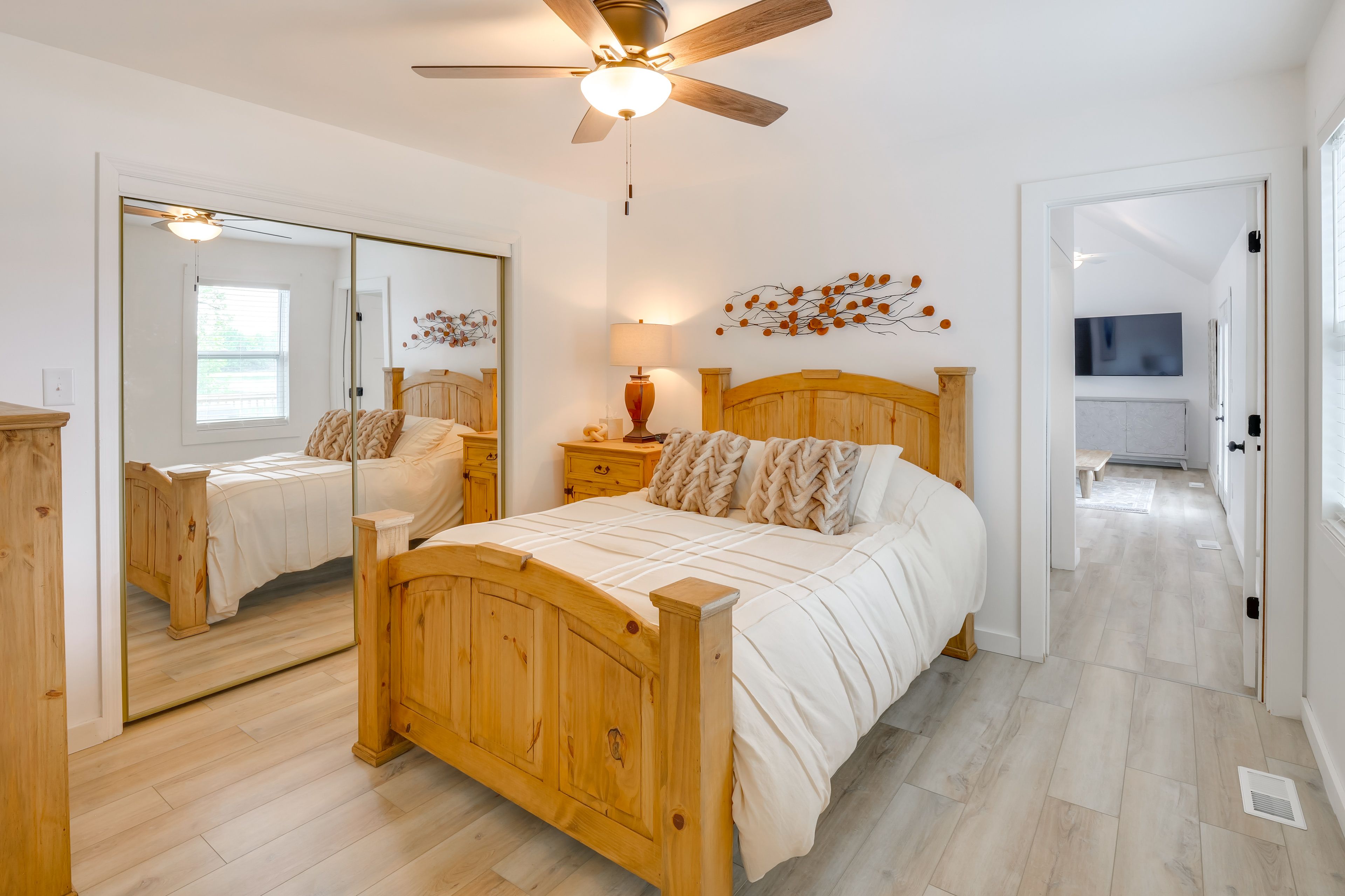 Bedroom 2 | Queen Bed | 1st Floor