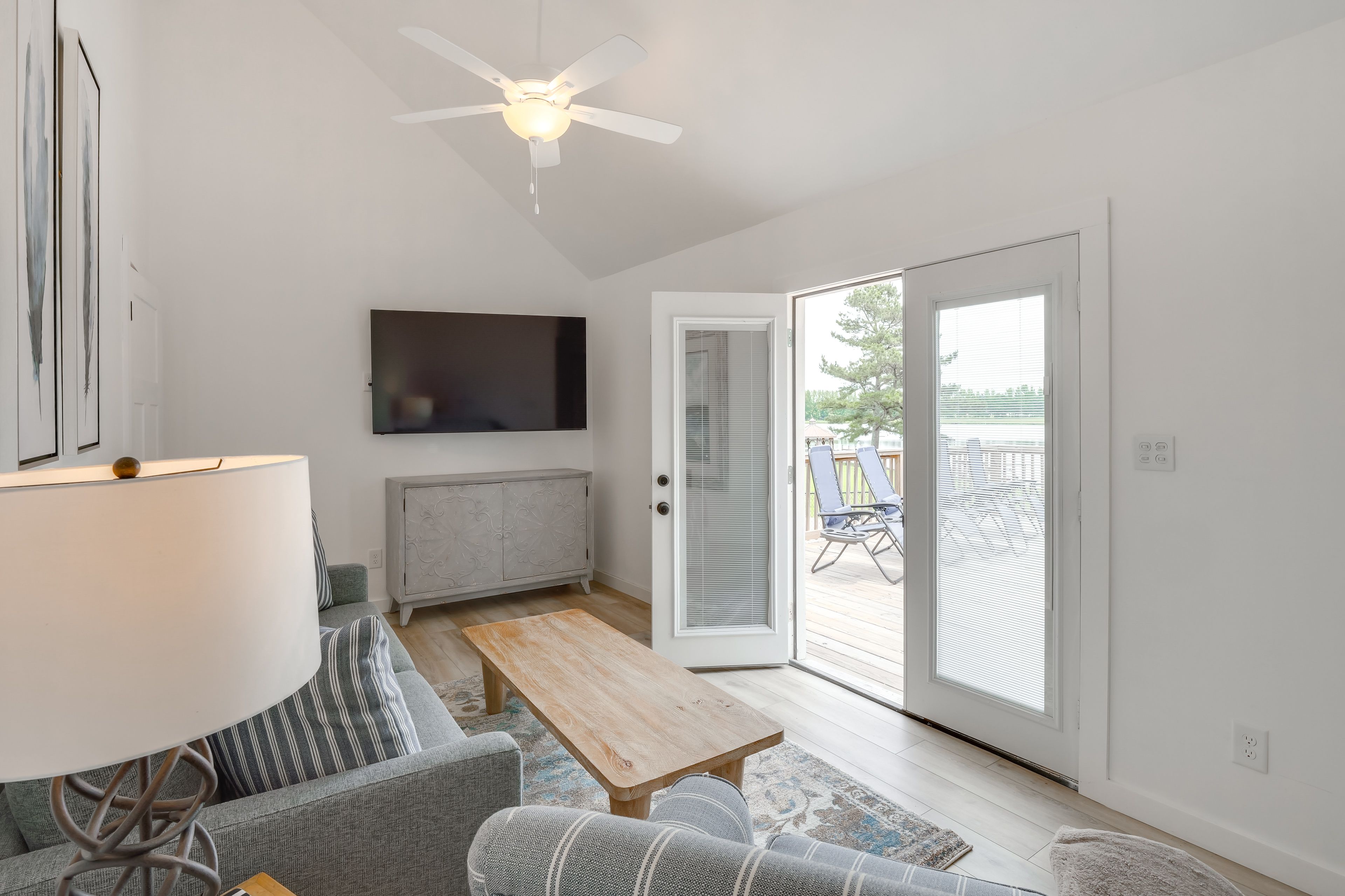 Sitting Room | 1st Floor
