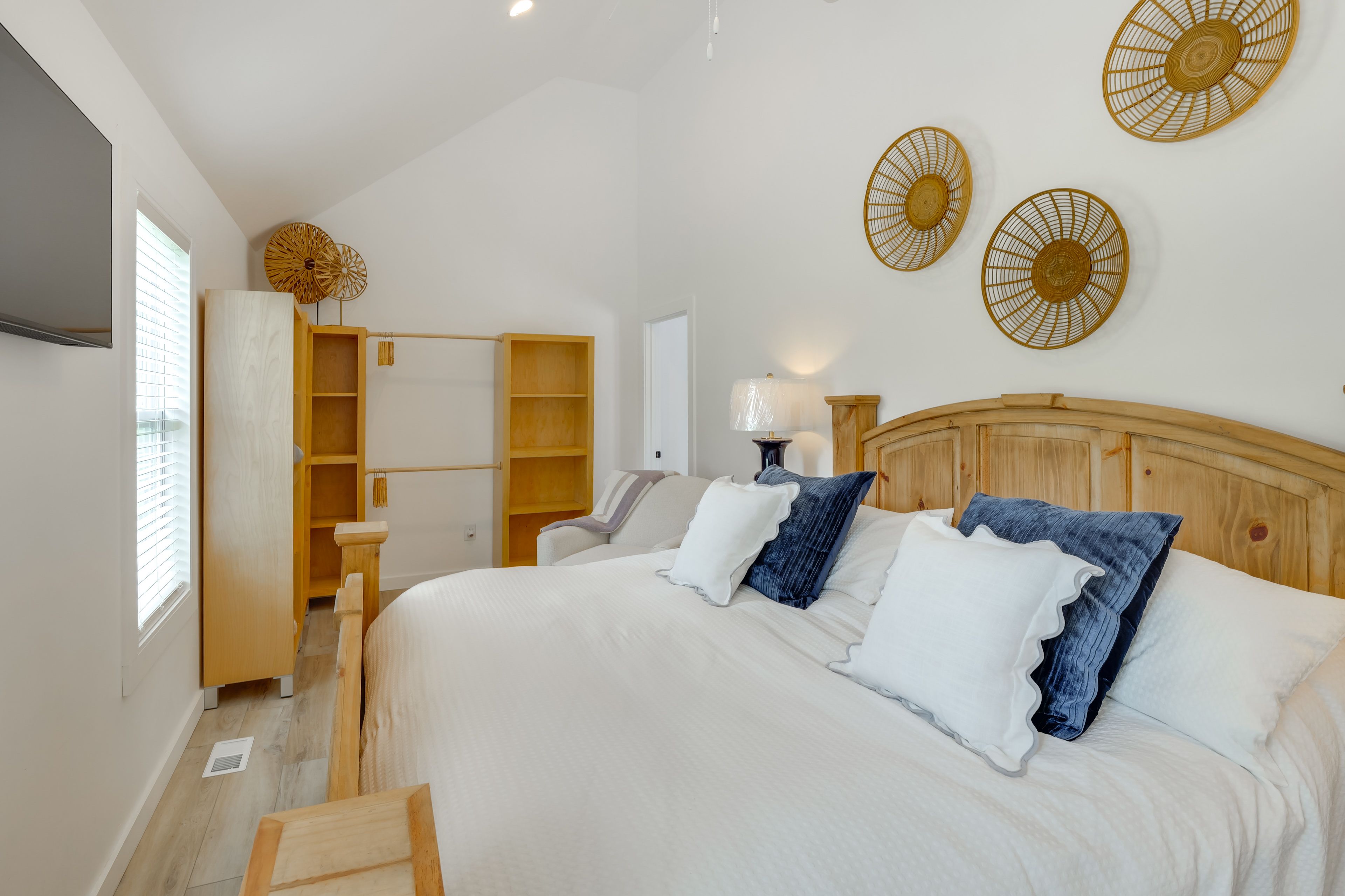 Bedroom 1 | King Bed | Linens Provided | 1st Floor