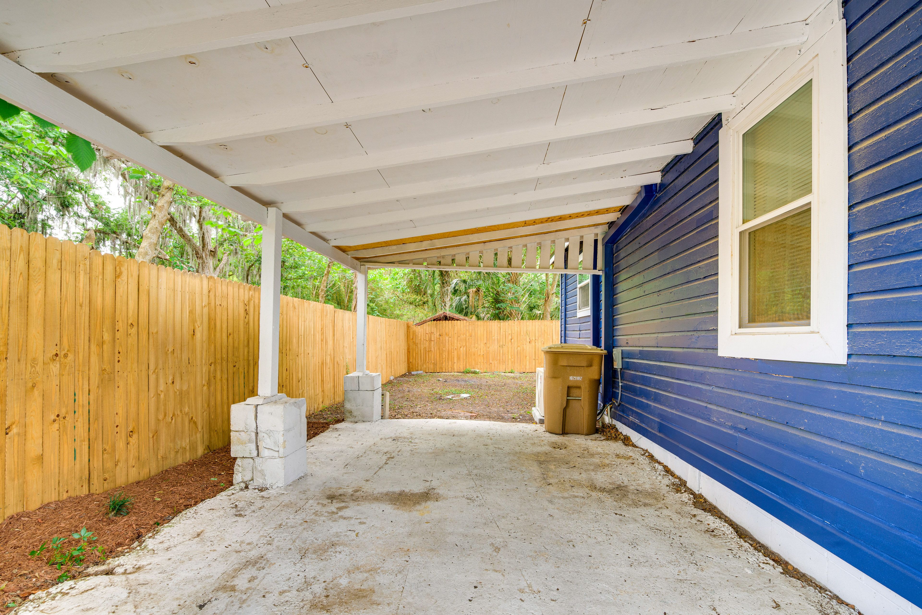 Parking | Driveway (1 Vehicle) | Carport (1 Vehicle) | Boat/Trailer Parking