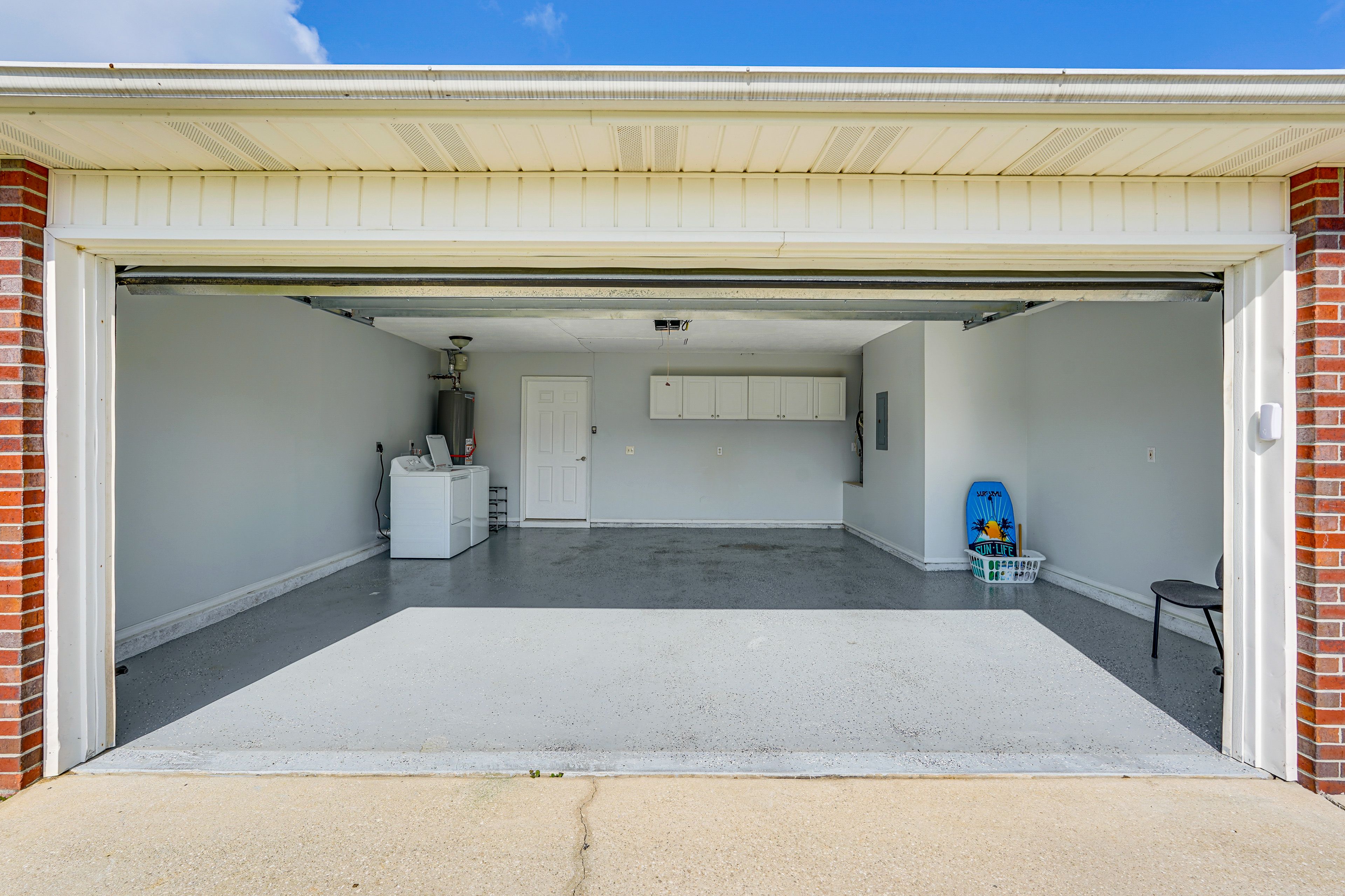 Parking | Garage (2 Vehicles) | Driveway (2 Vehicles)