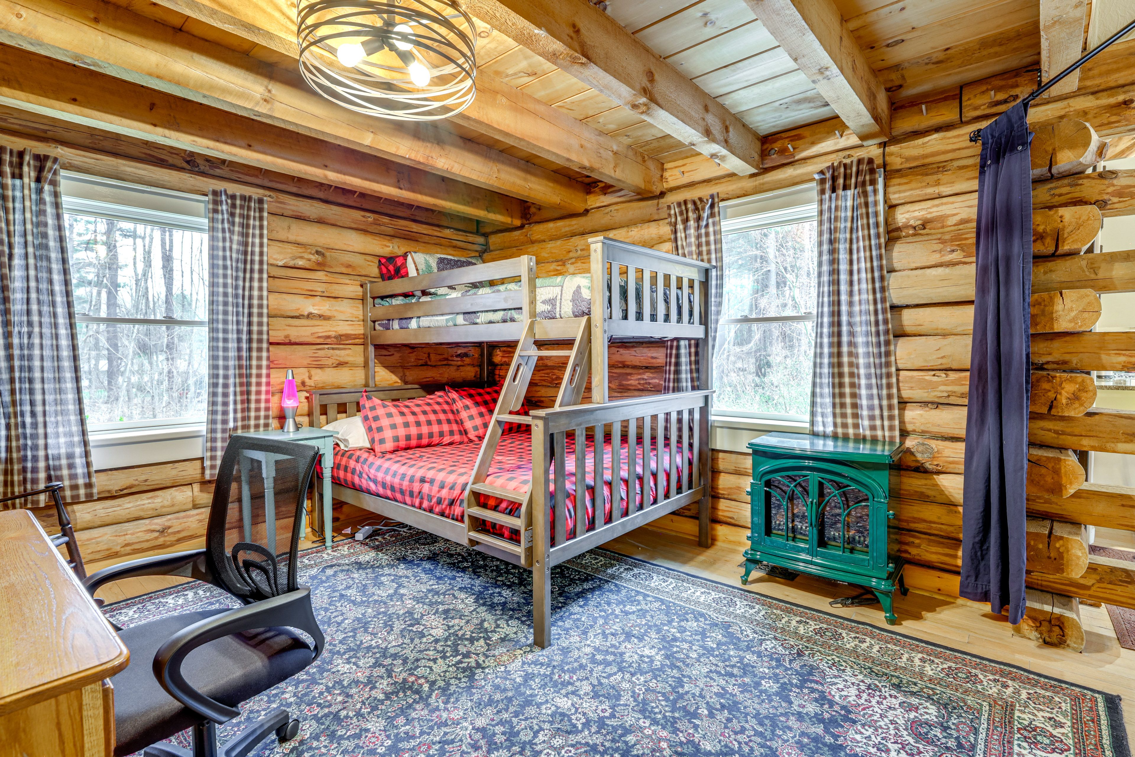 Bonus Room | Twin/Full Bunk Bed | 1st Floor