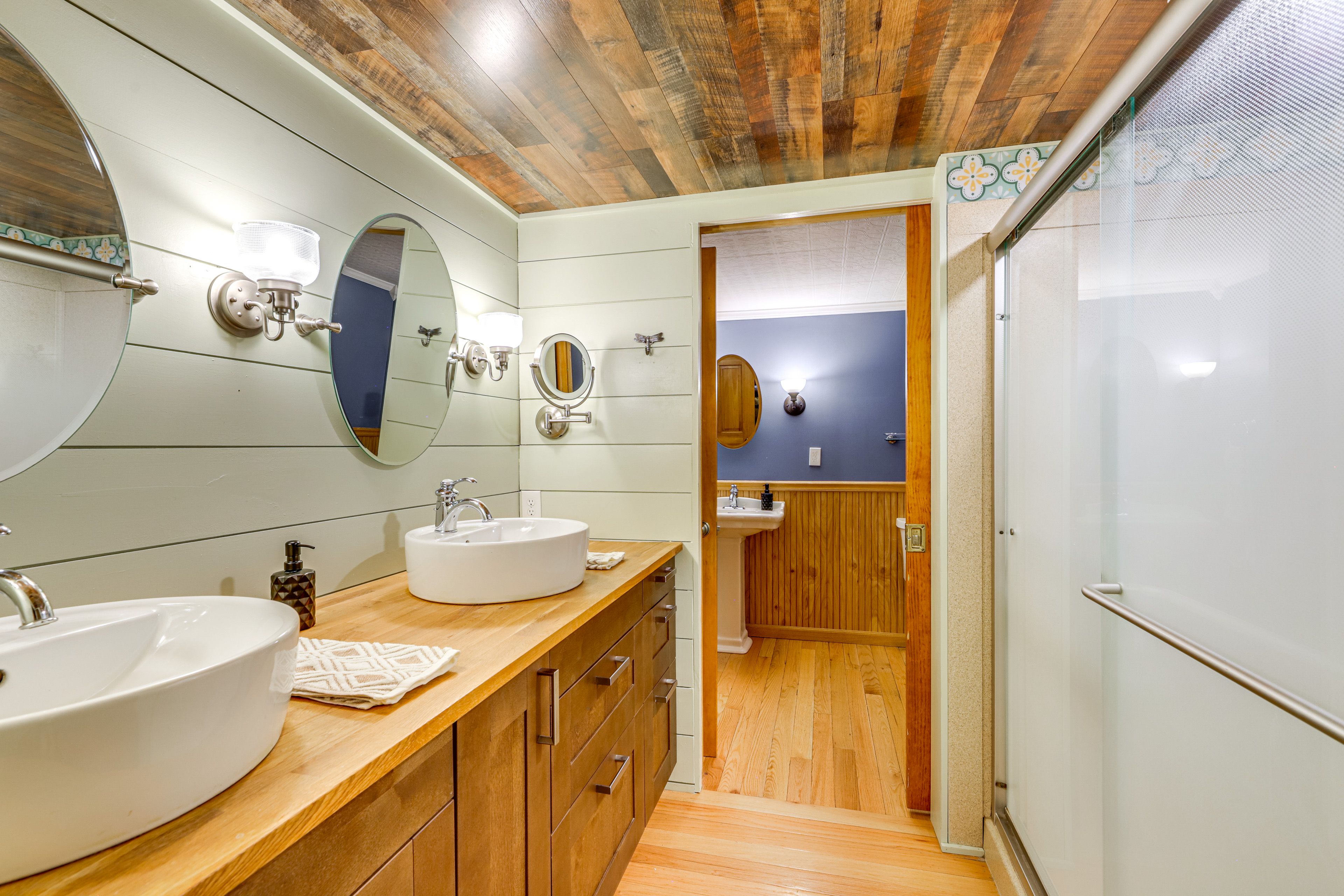 Bathroom | Towels Provided | 1st Floor