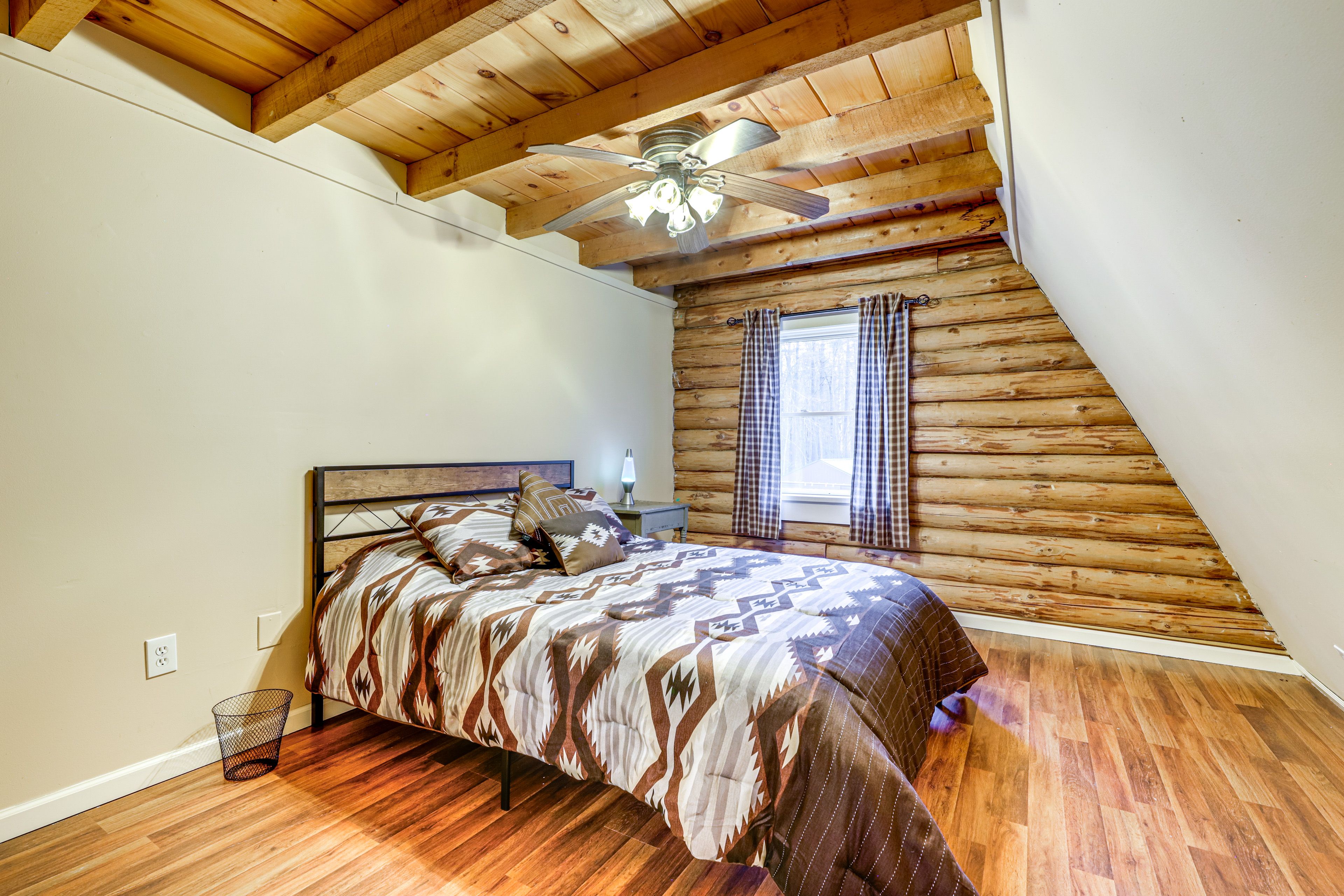 Bedroom 2 | Queen Bed | 2nd Floor