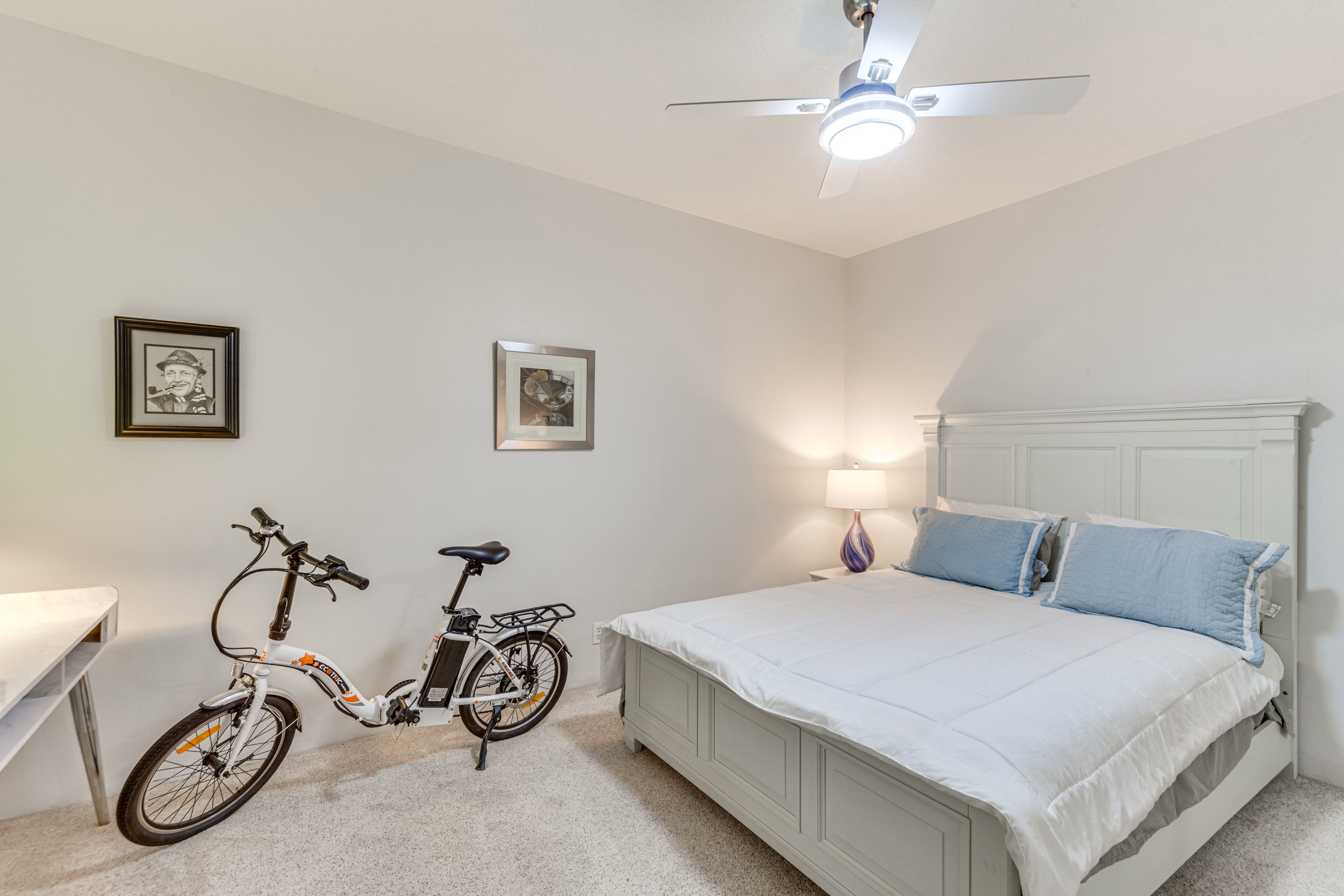 Bedroom 2 | Queen Bed | Bicycle