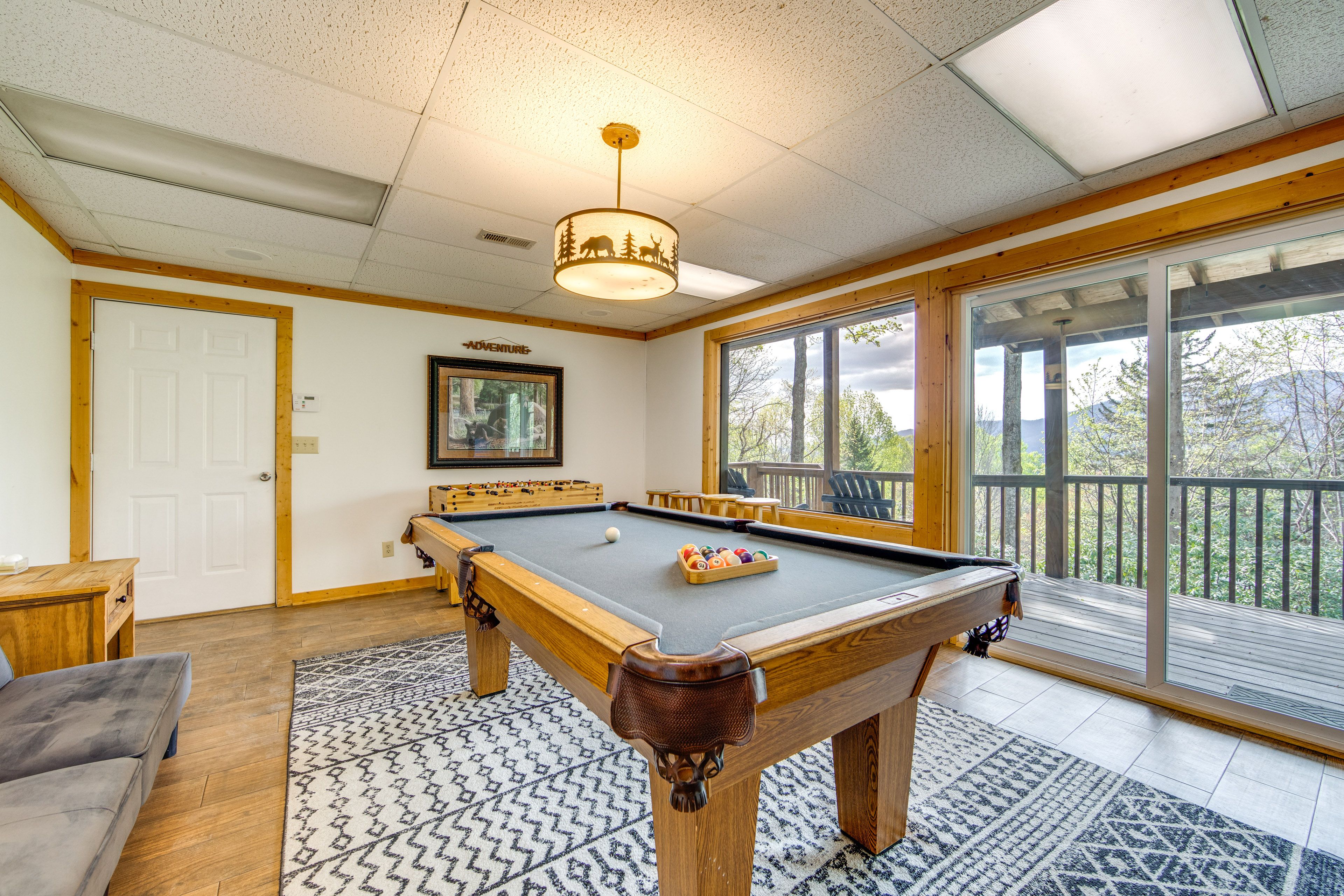 Game Room | Lower Level | Foosball Table | Gas Fireplace | Deck Access