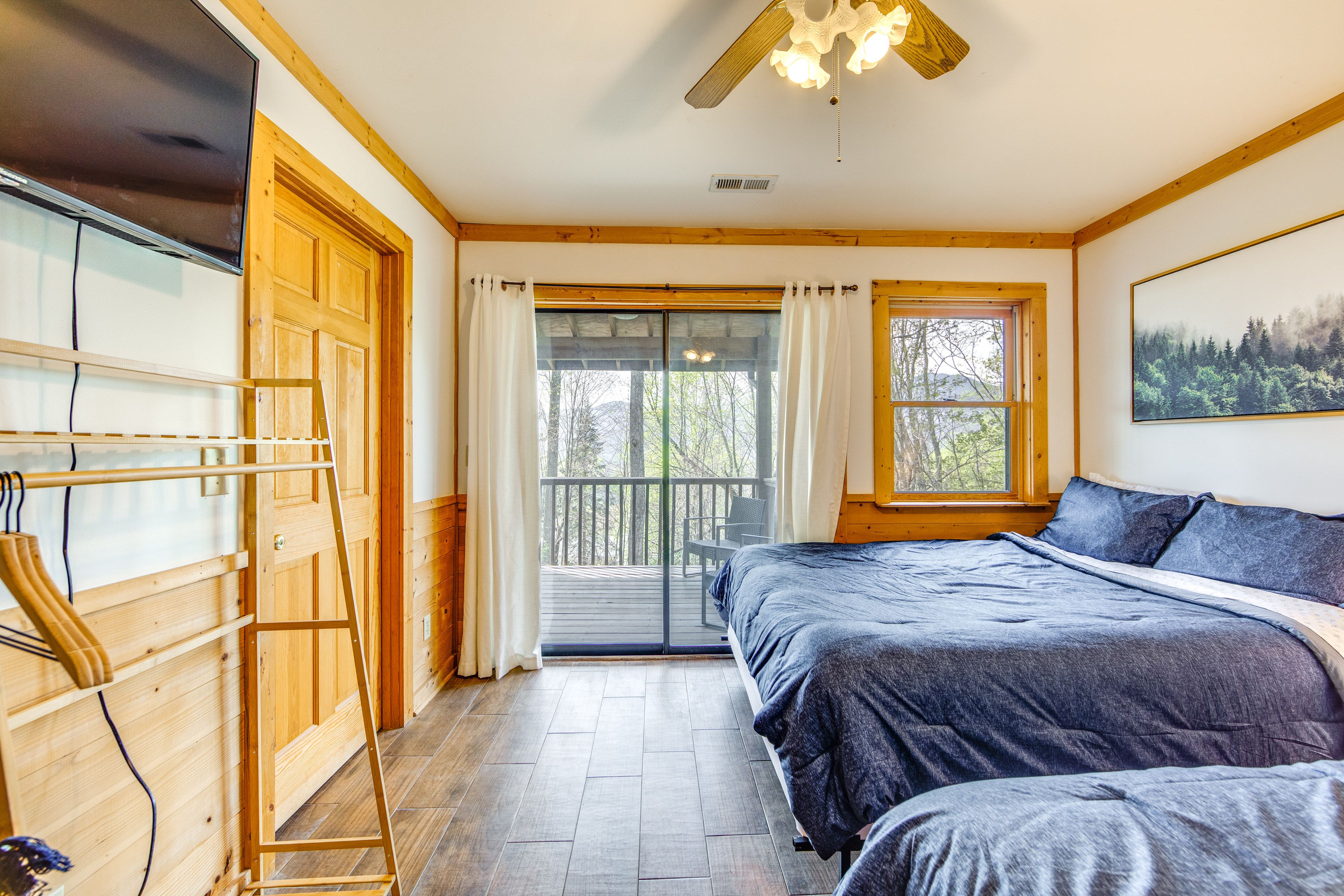 Bedroom 3 | Lower Level | 2 Queen Beds | Smart TV