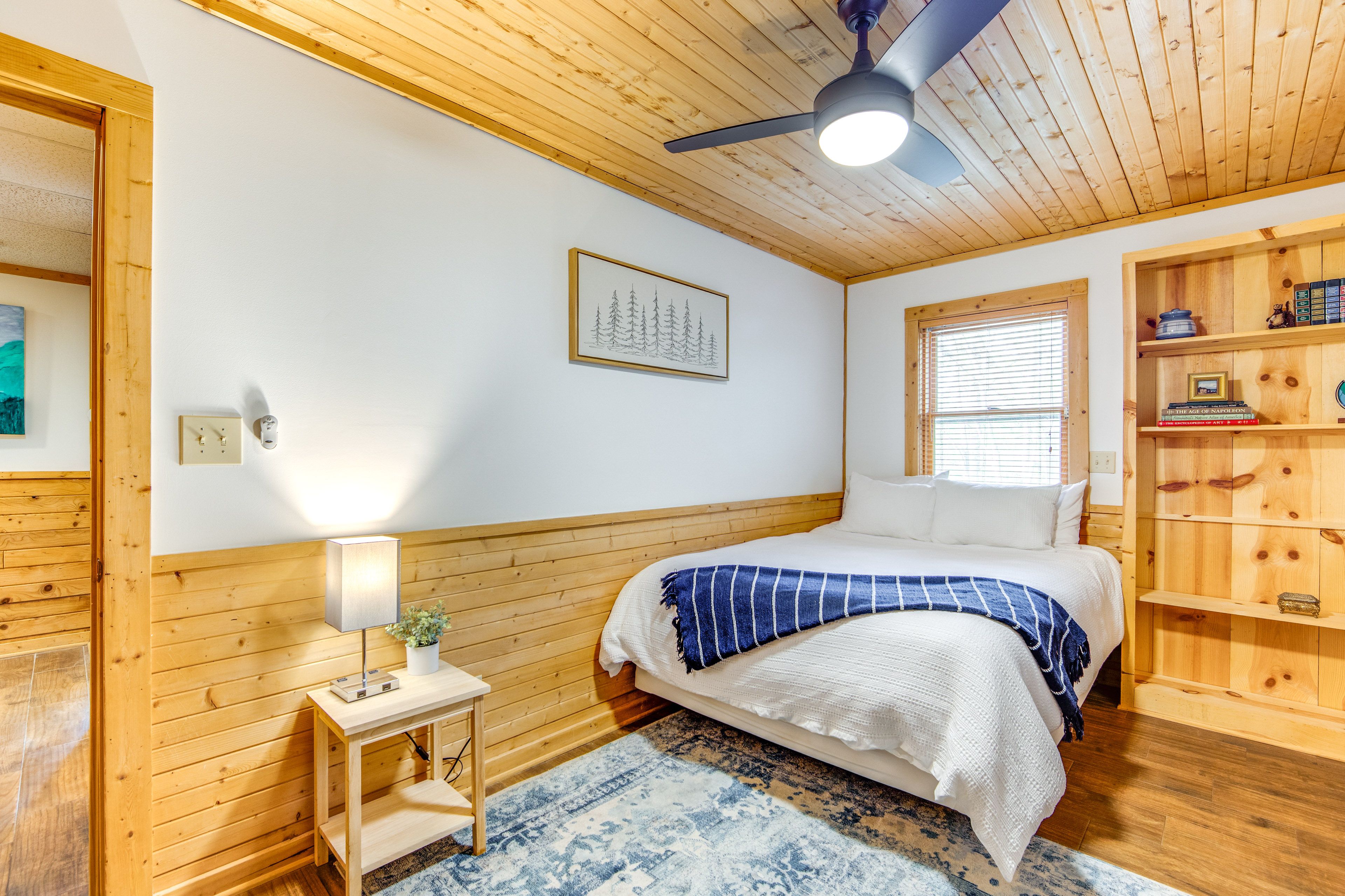 Bedroom 4 | Lower Level | Queen Bed