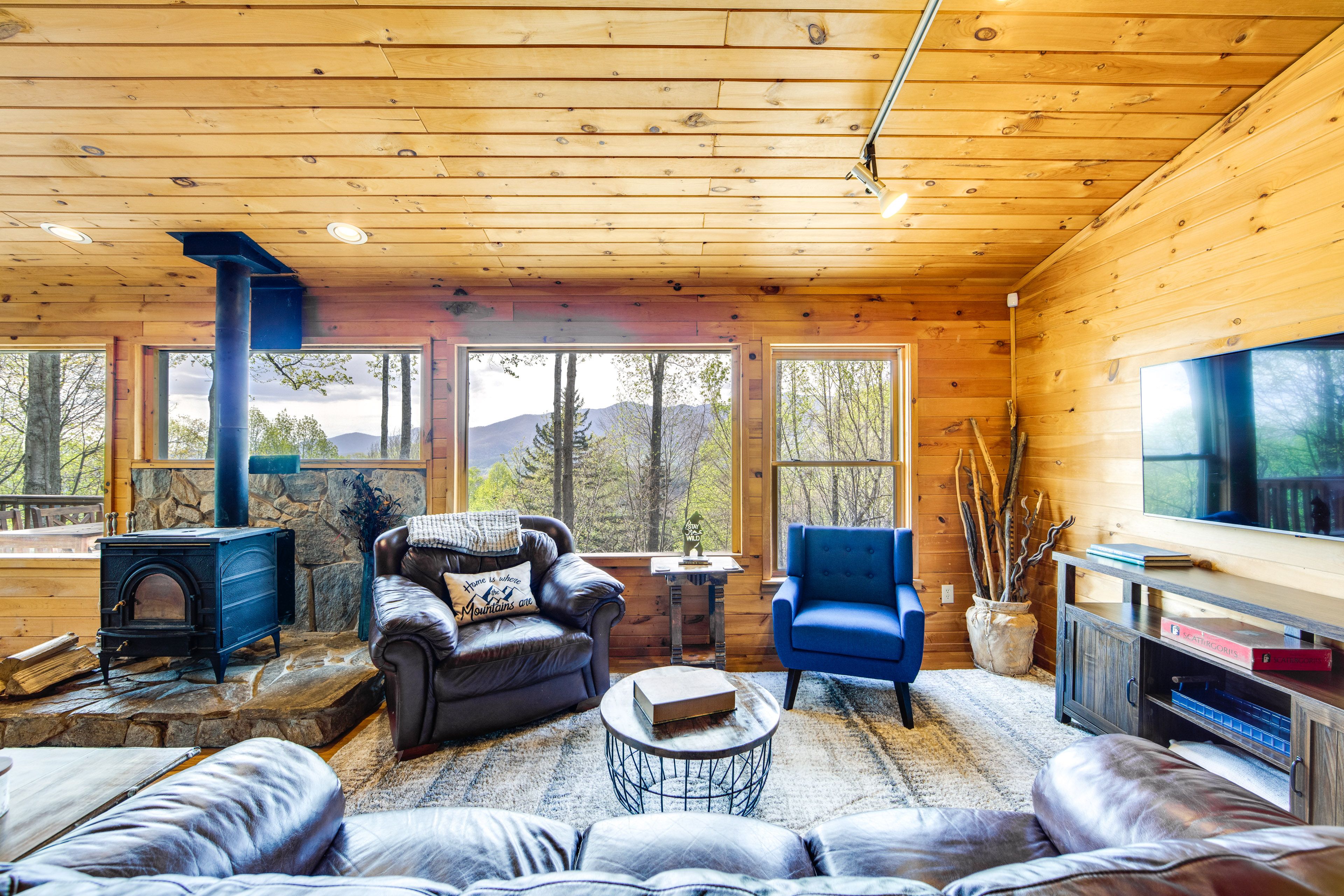 Living Room | Main Level | Smart TV | Free WiFi | Wood-Burning Stove