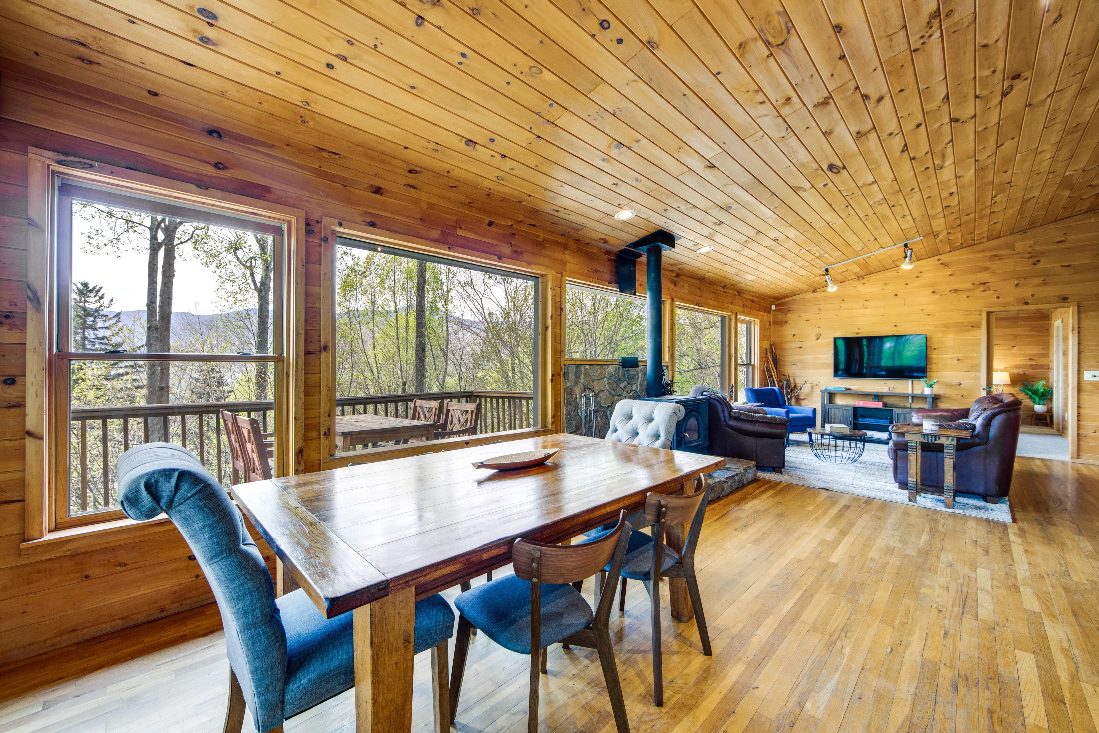 Dining Area | Main Level | Dishware & Flatware