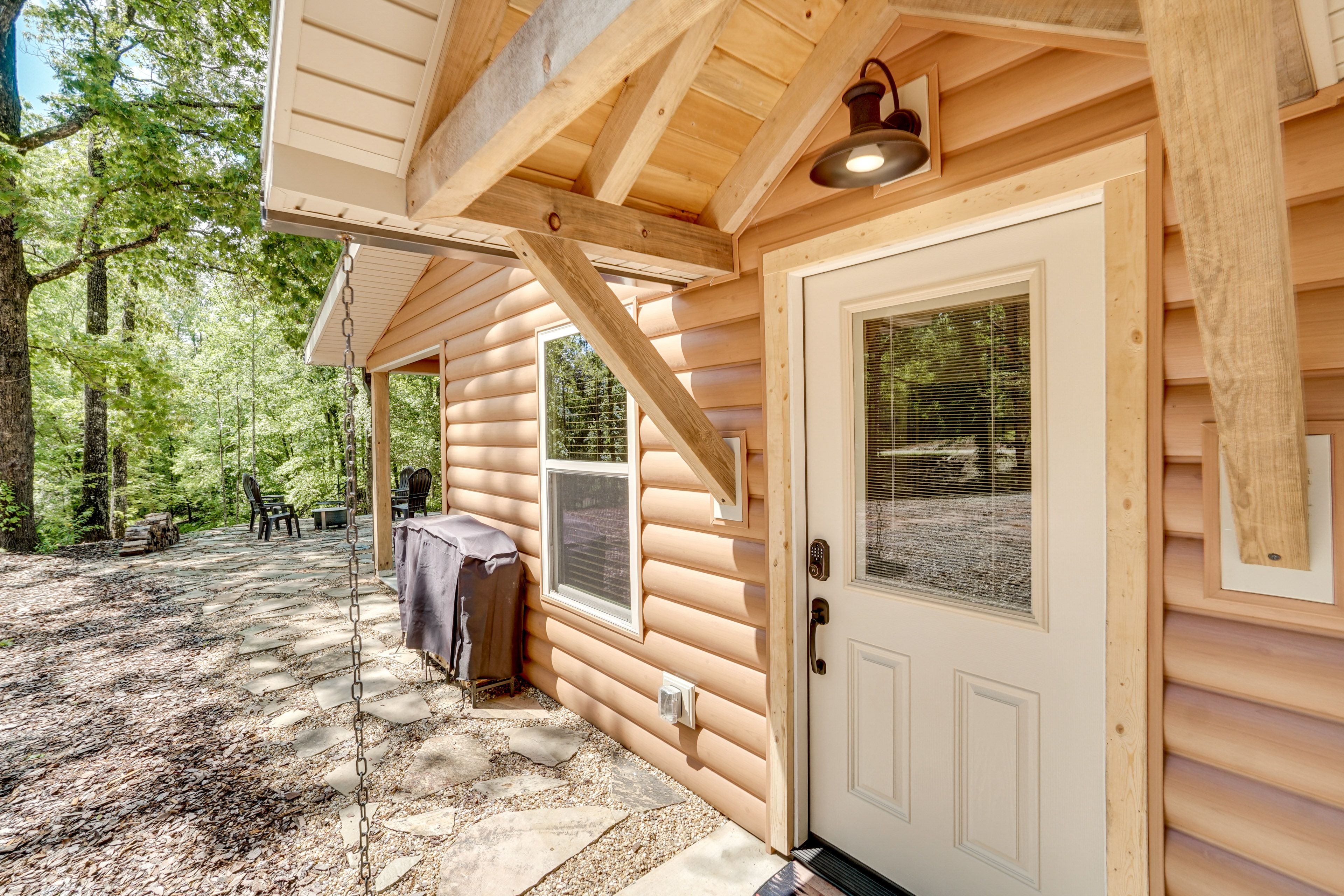 Cabin Exterior | Keyless Entry