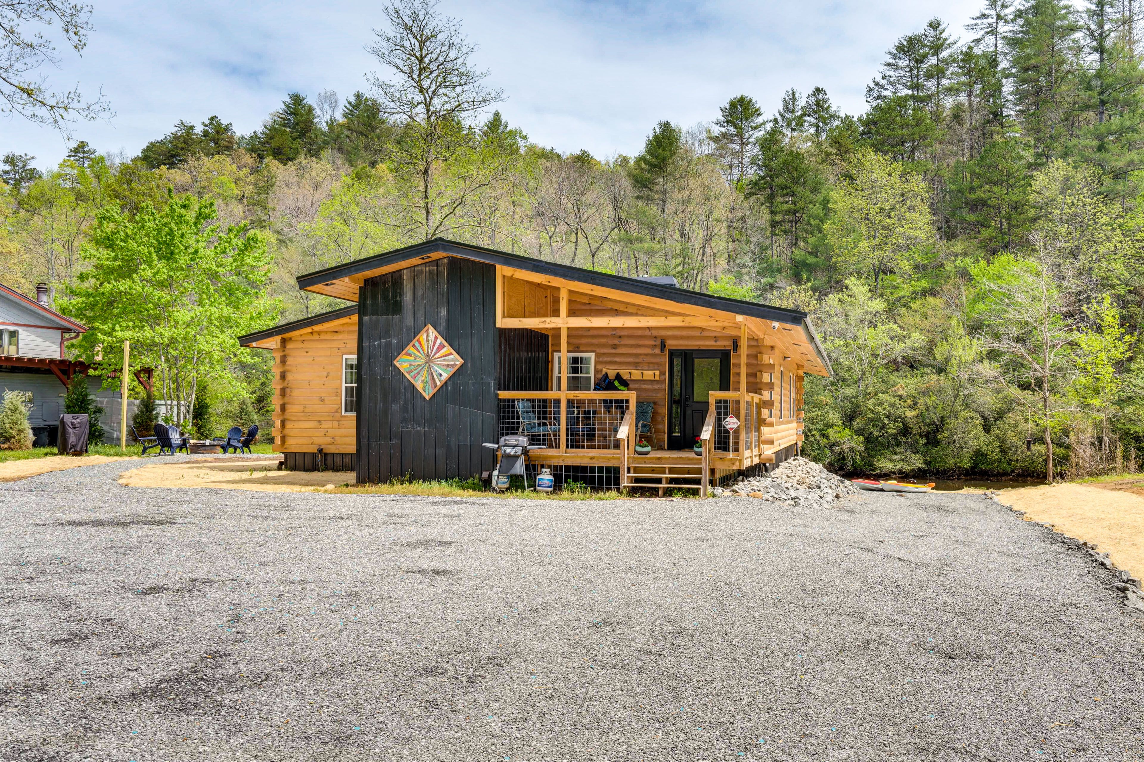 Property Exterior | Single-Story Cabin