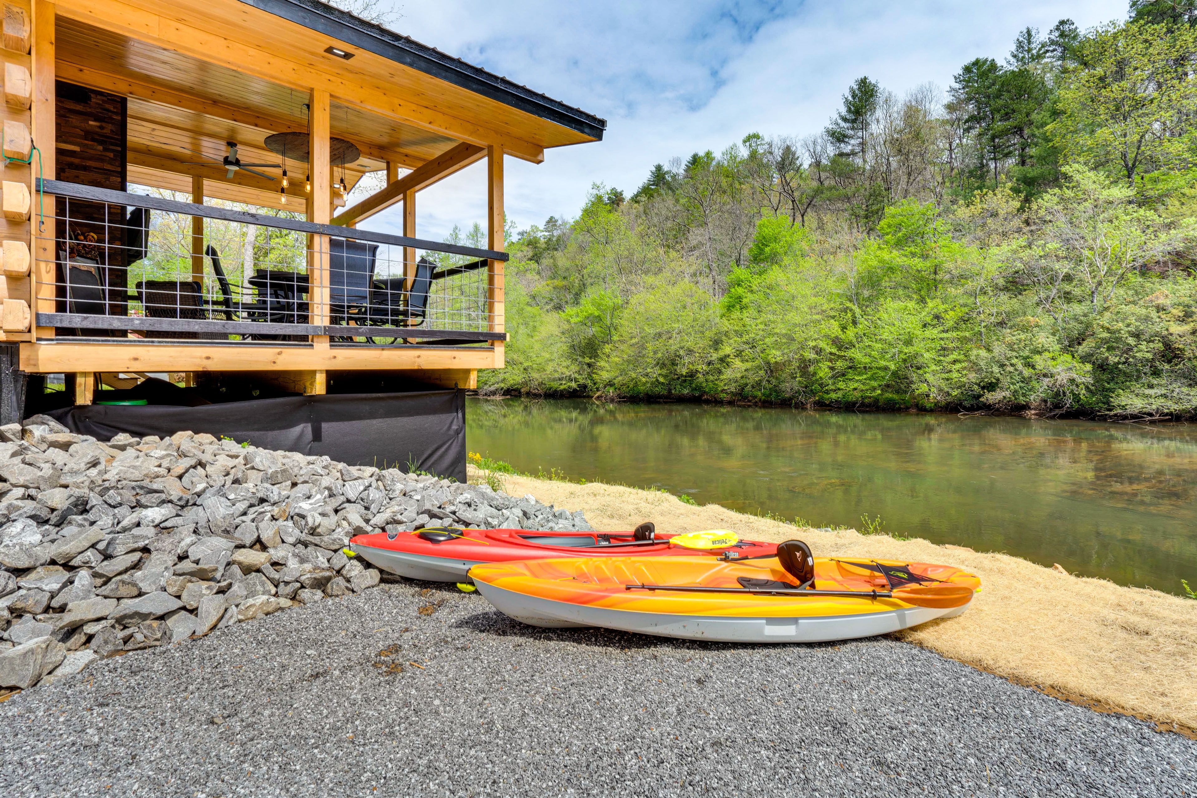 Murphy Vacation Rental | 2BR | 2BA | 4 Steps to Enter | 1,440 Sq Ft