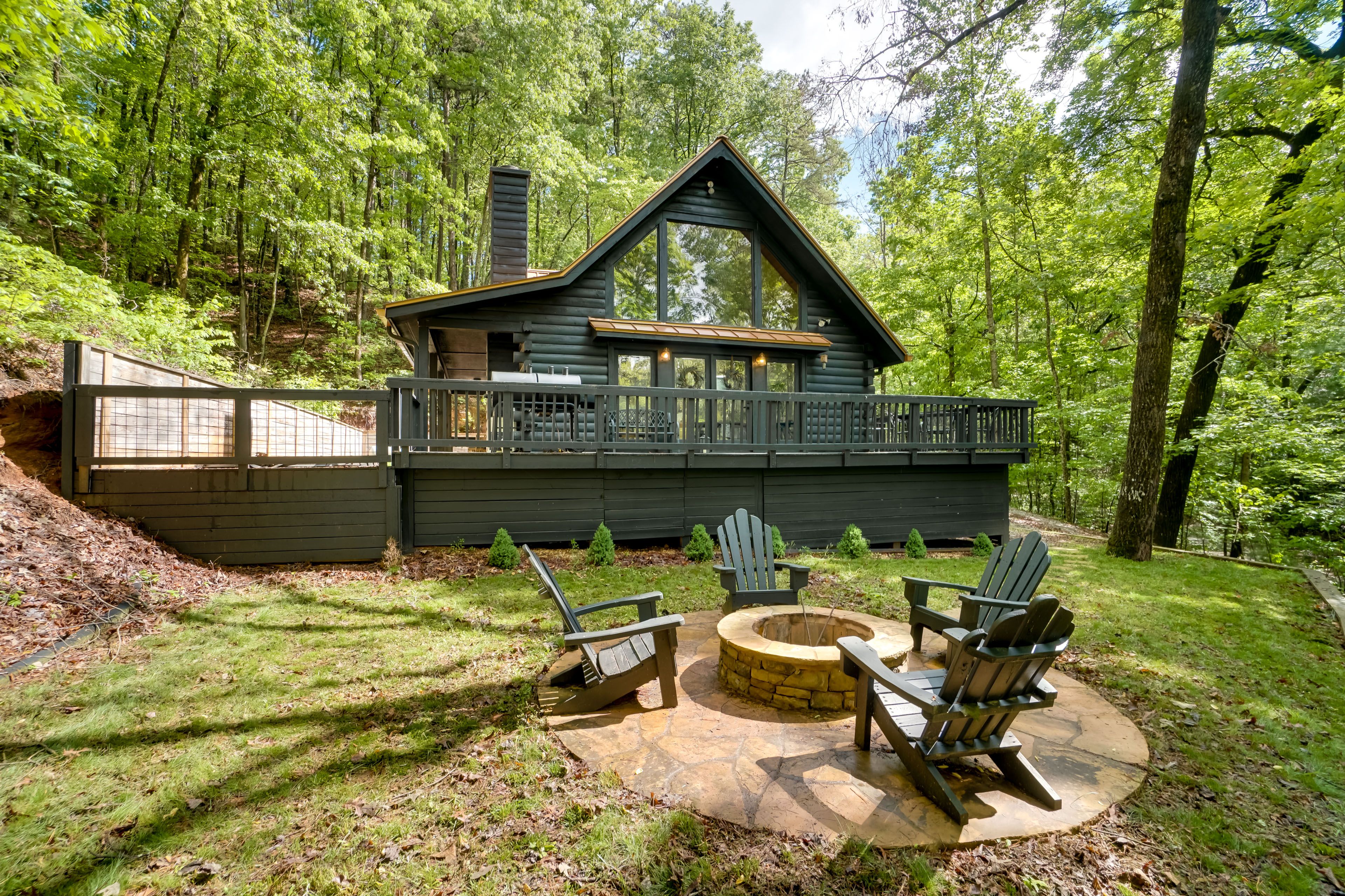Sautee Nacoochee Vacation Rental | 3BR | 2BA | Exterior Staircase to Enter