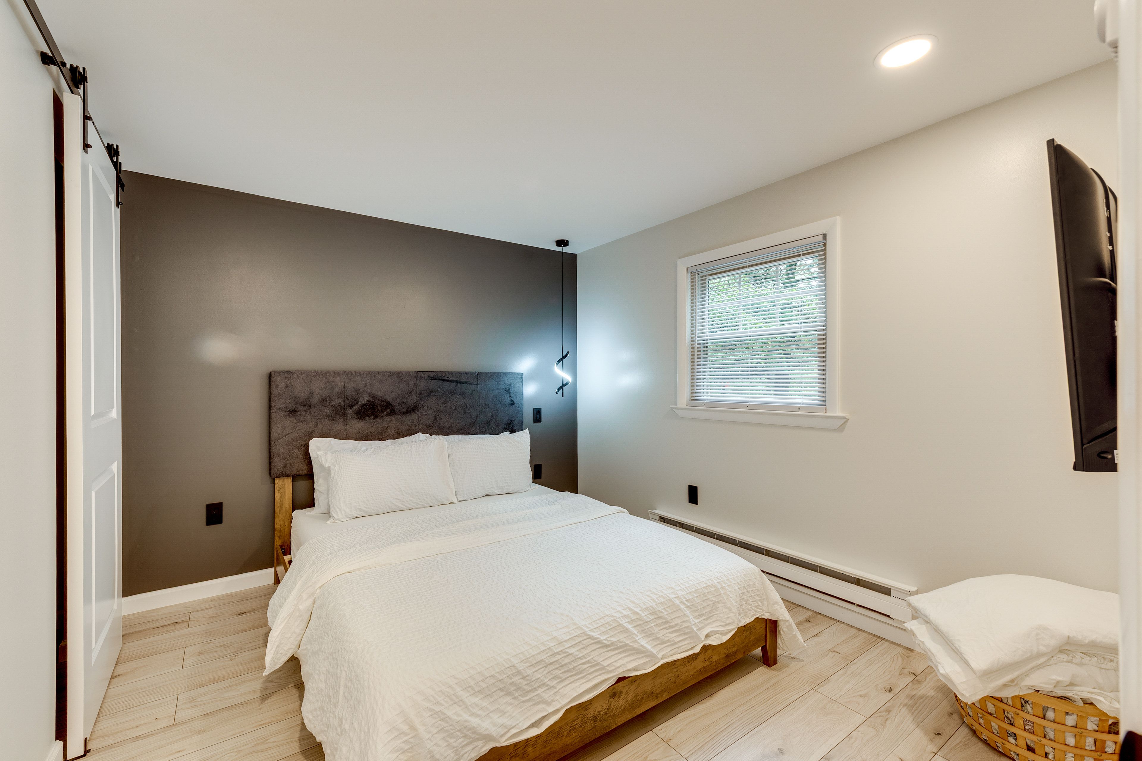 Bedroom 1 | Queen Bed | Main Level