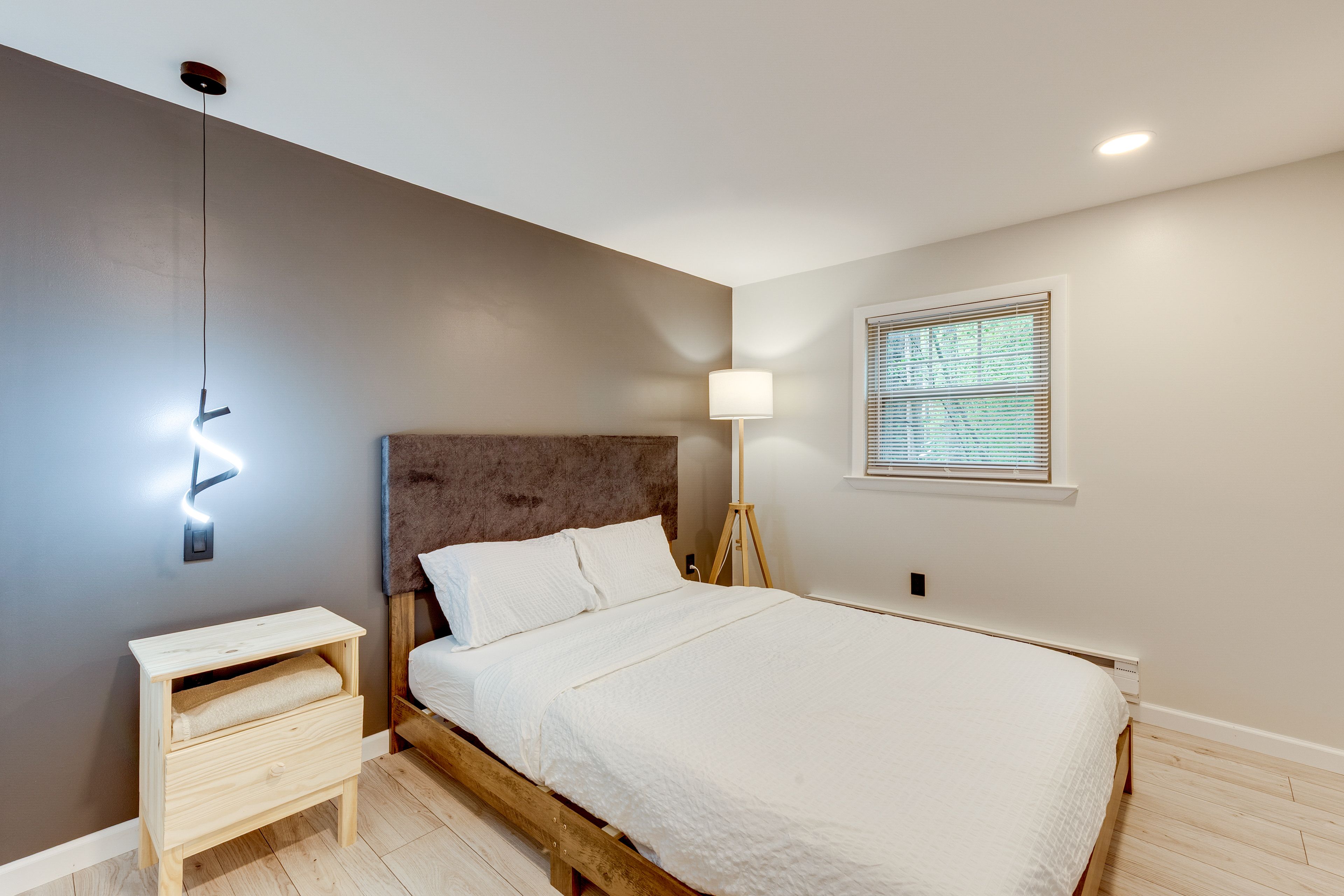 Bedroom 2 | Queen Bed | Main Level