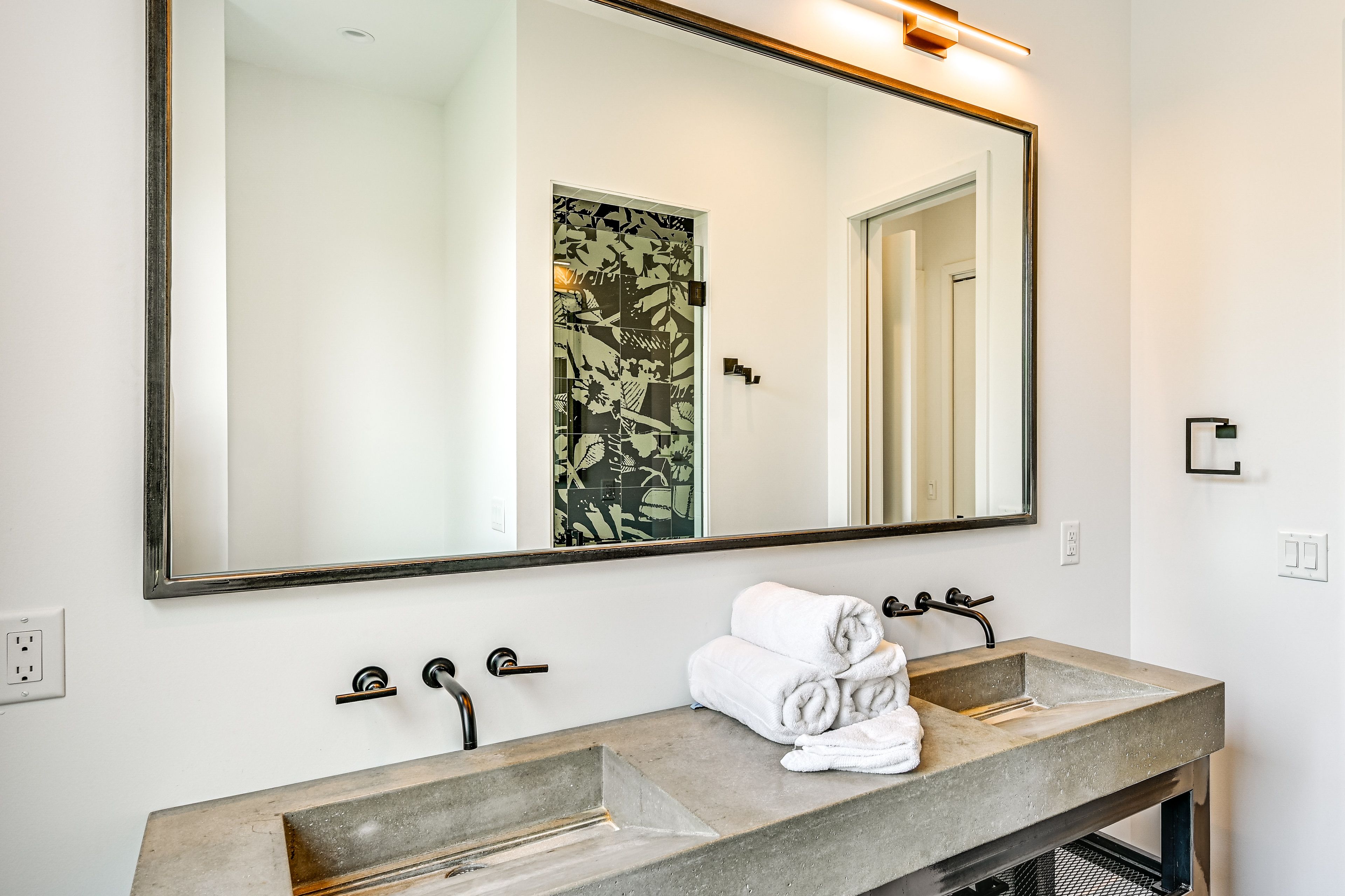 Full Bathroom | Main Floor