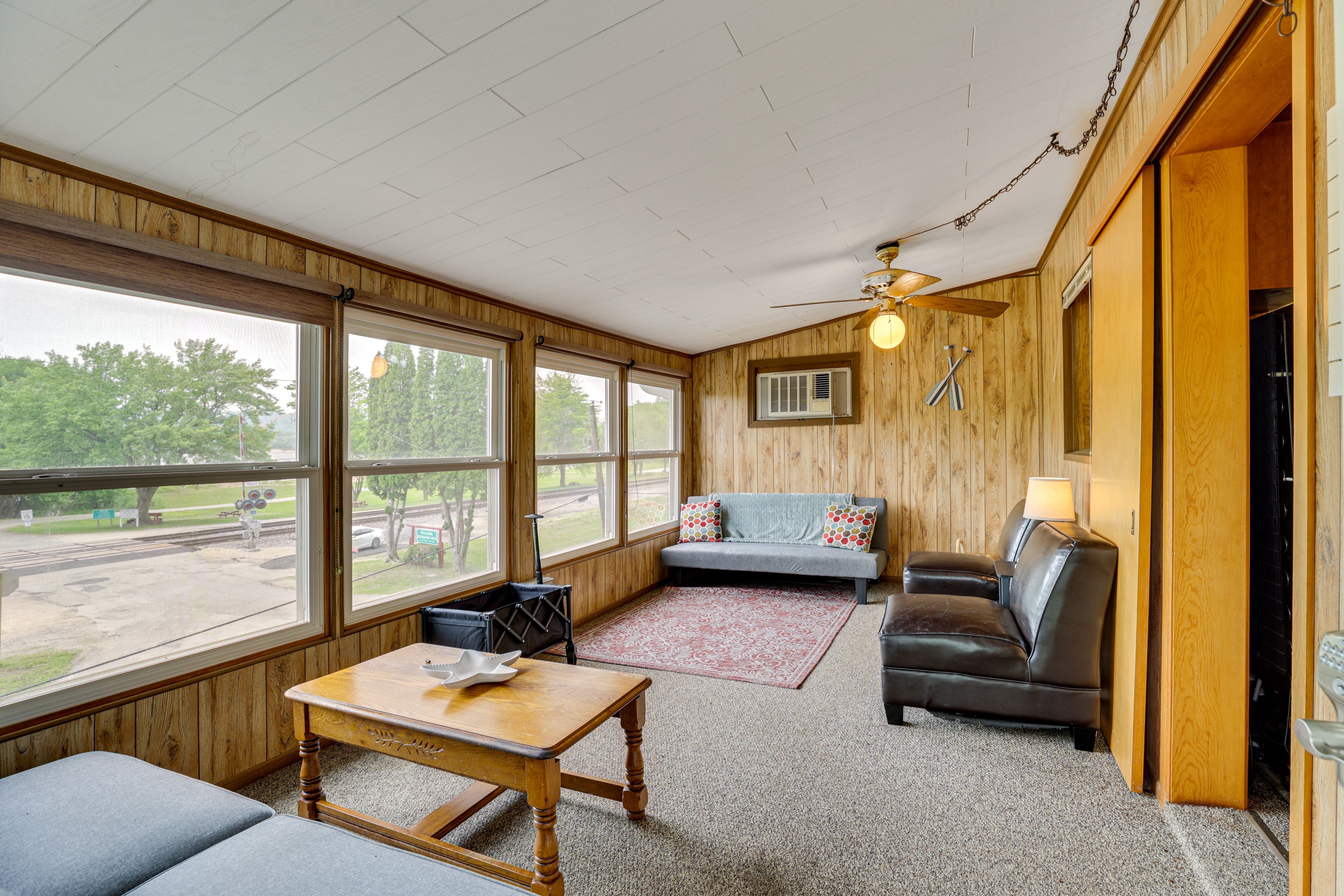 Sunroom | 2 Twin Futons | 1st Floor