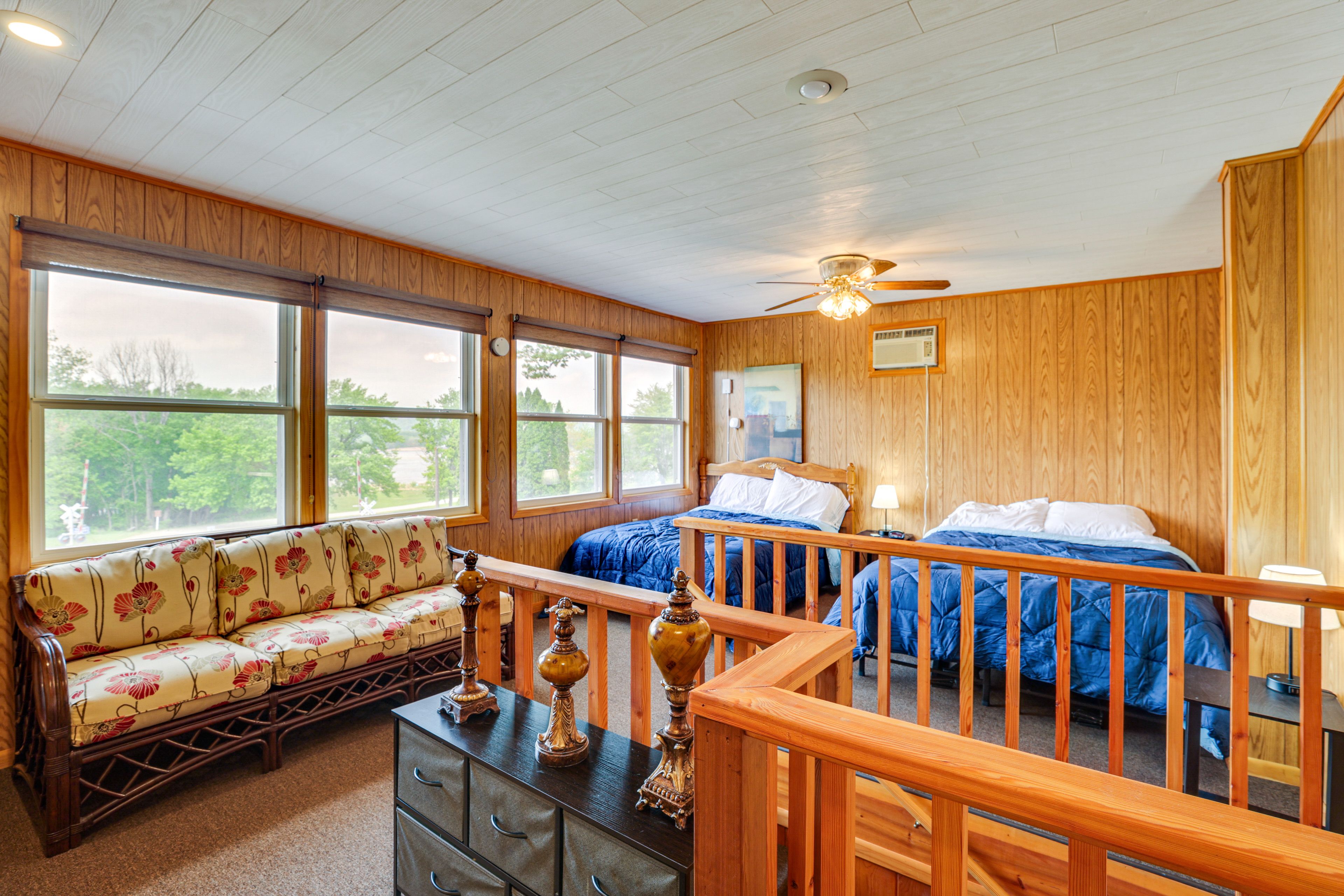 Bedroom | 1 Queen Bed | 1 Full Bed | Linens Provided | 2nd Floor