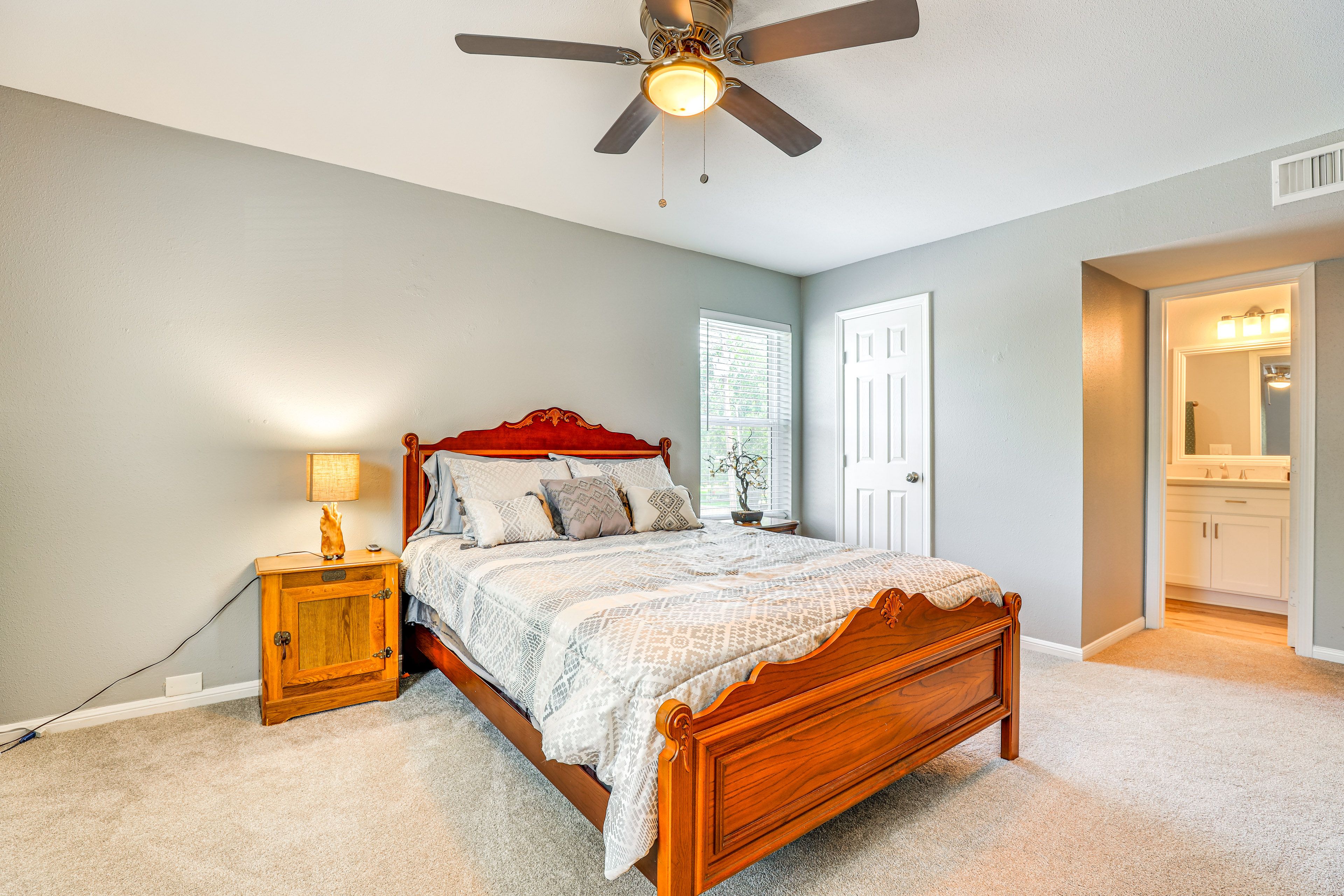 Bedroom 1 | Queen Bed | Linens Provided | 2nd Floor