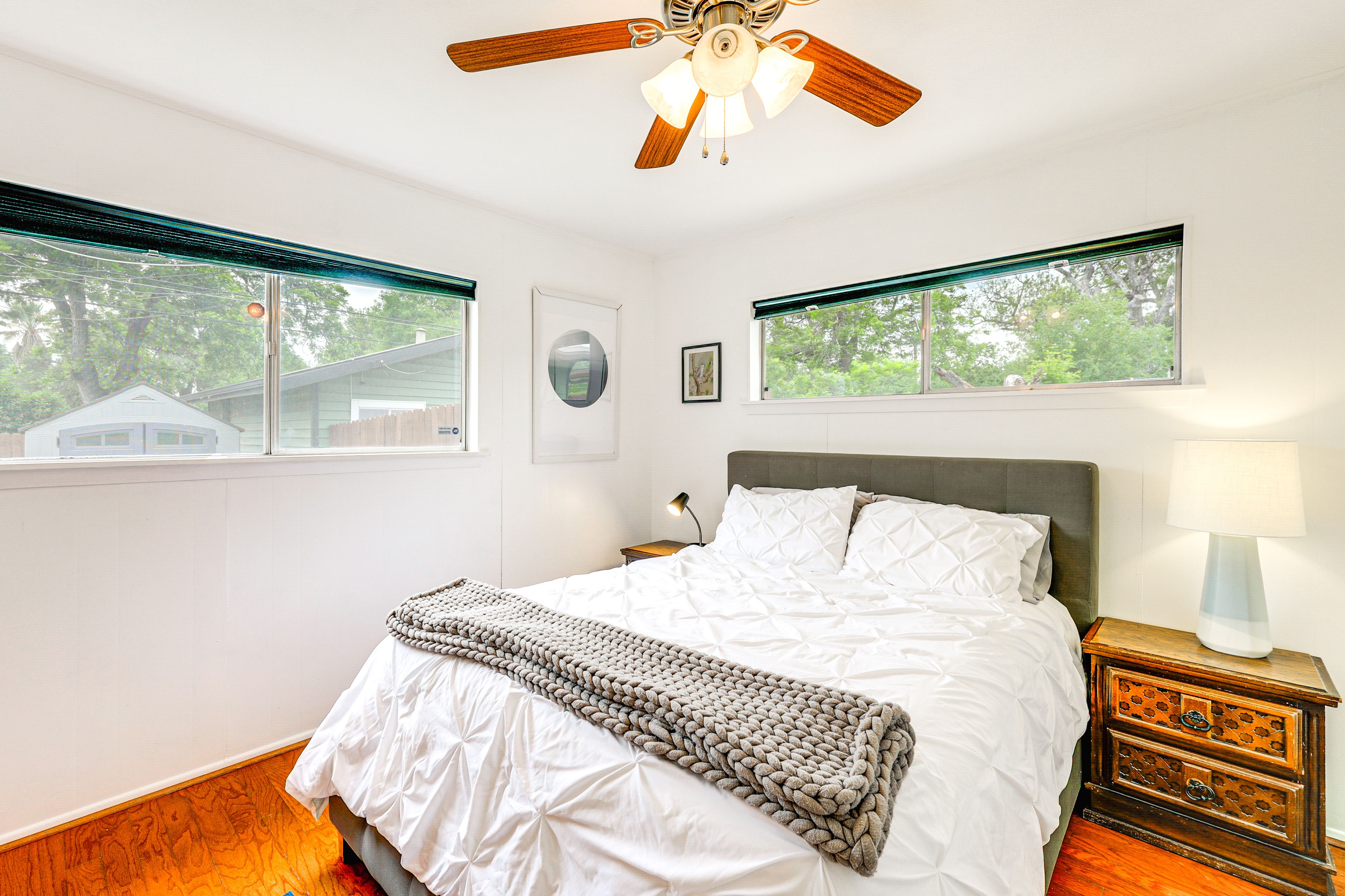 Bedroom 2 | Queen Bed