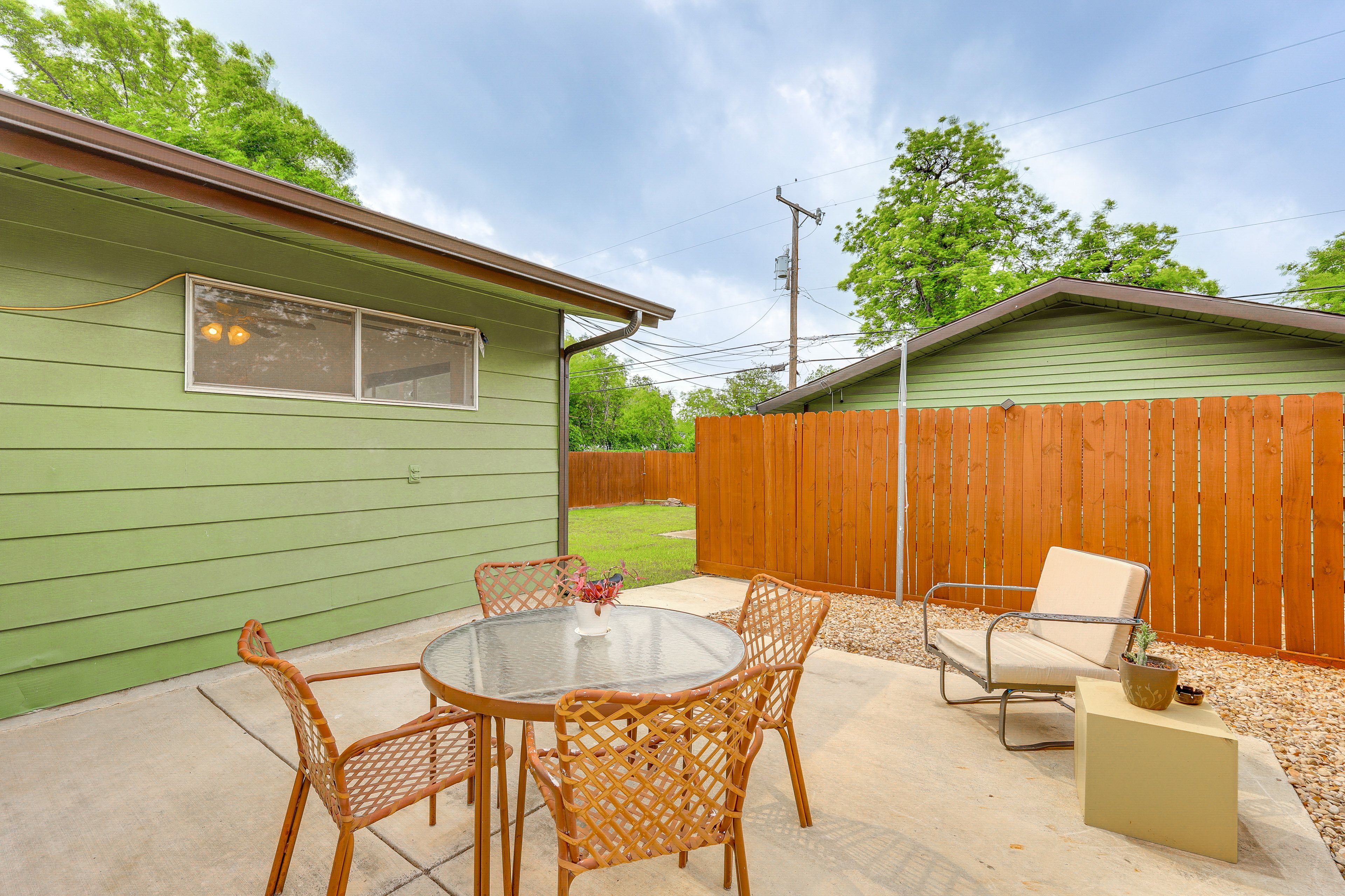 Patio | Fenced Yard