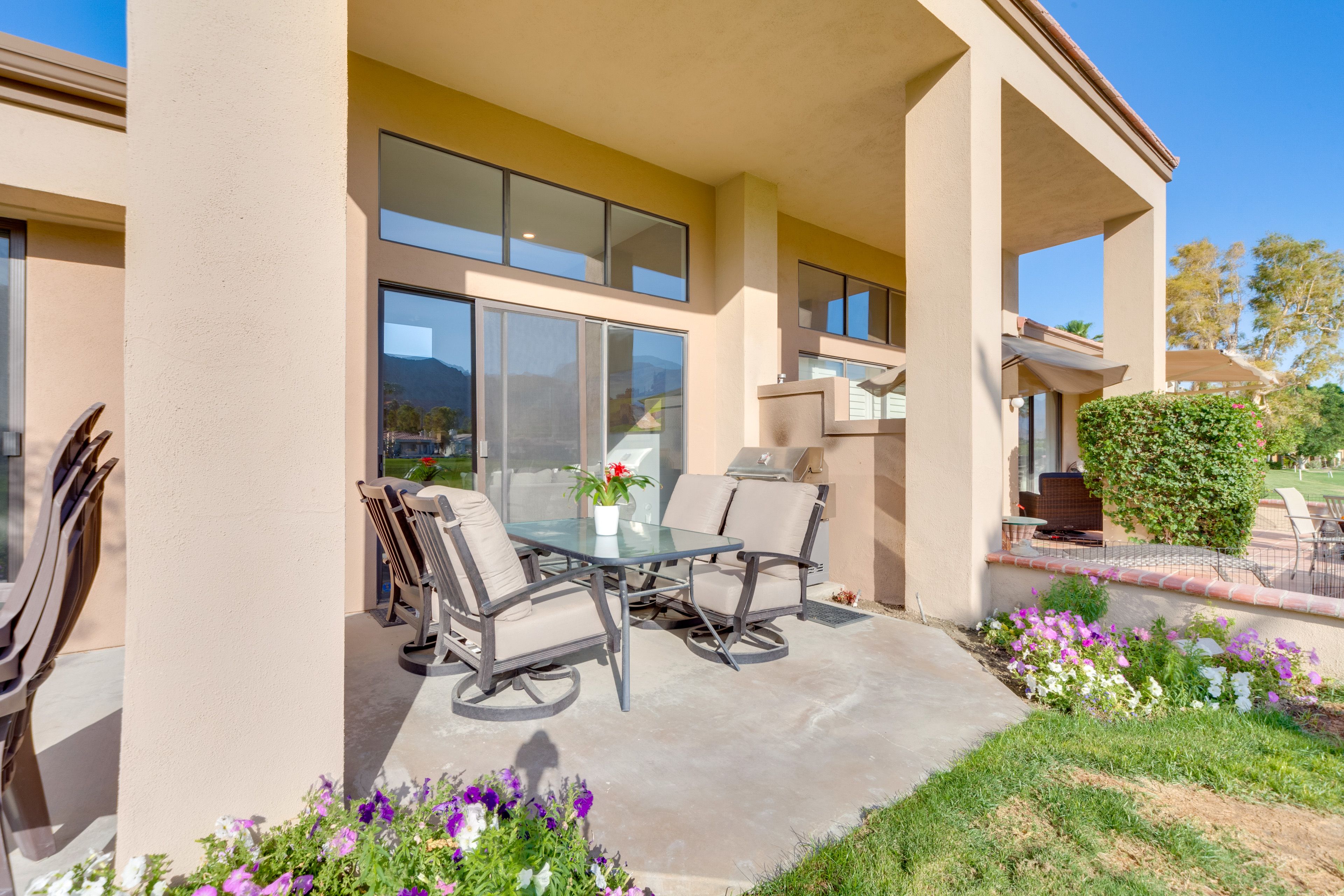 Patio | Outdoor Dining | Gas Grill