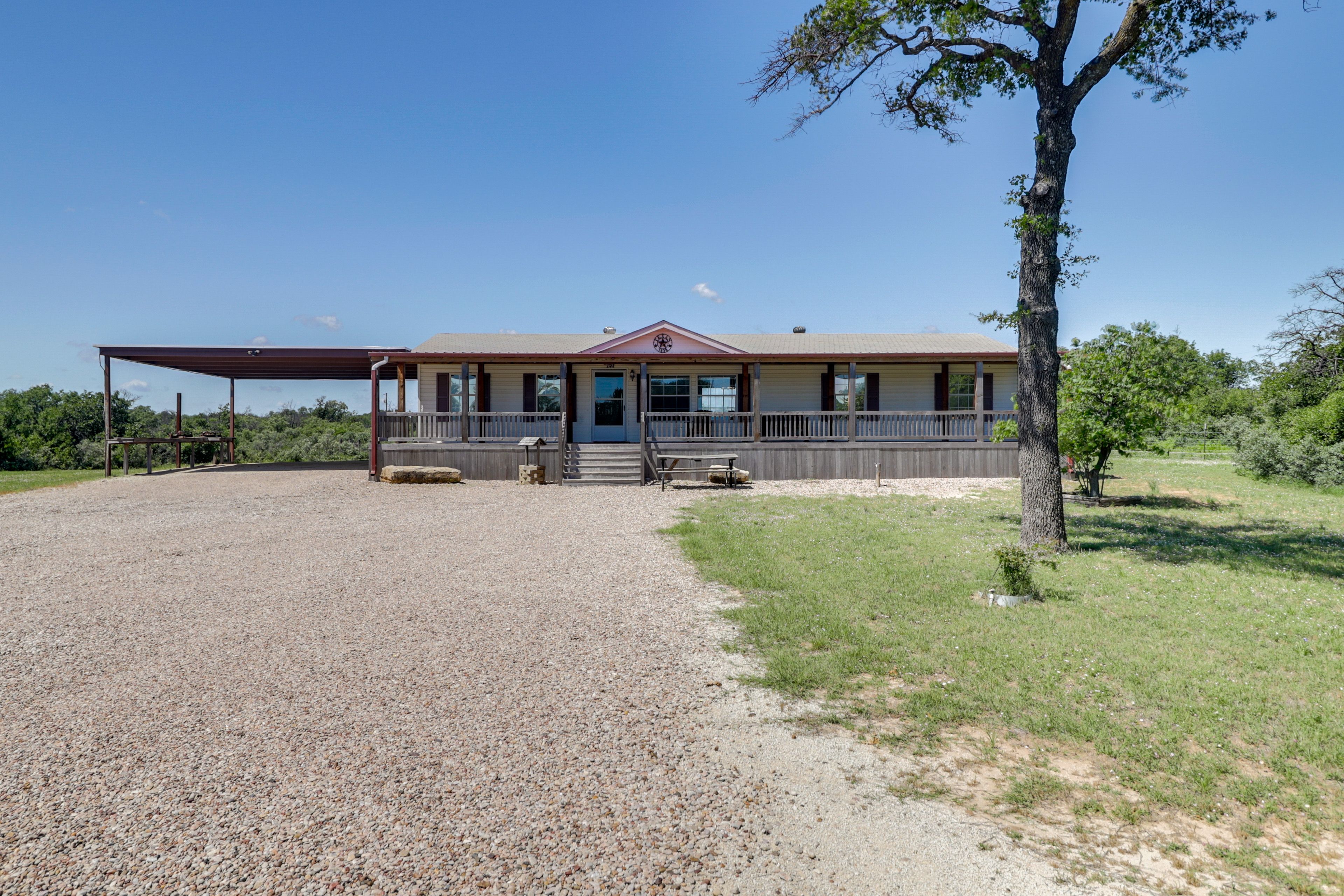 Hawley Vacation Rental | 3BR | 2BA | 1,520 Sq Ft | 6 Steps Required