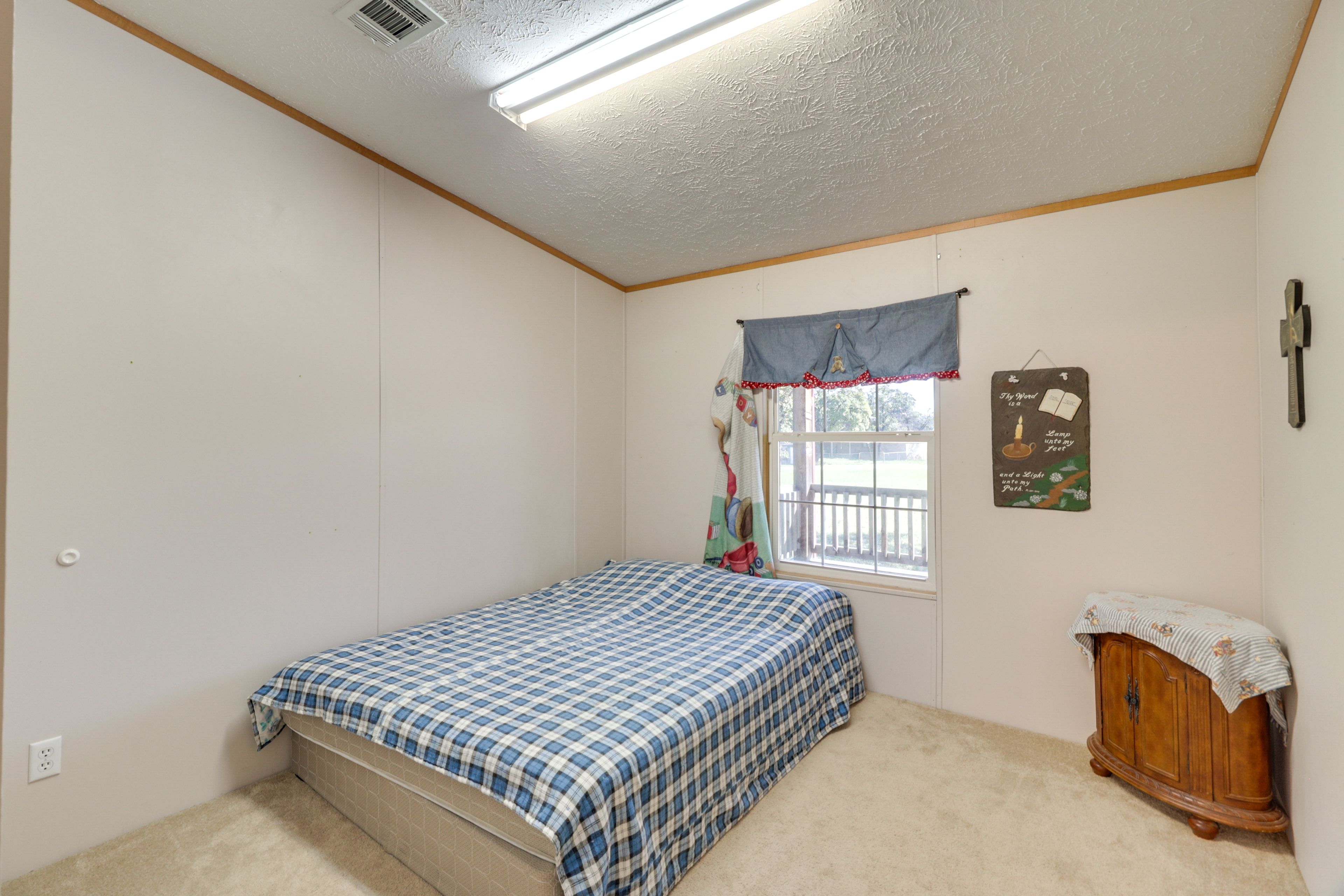 Bedroom 3 | Queen Bed