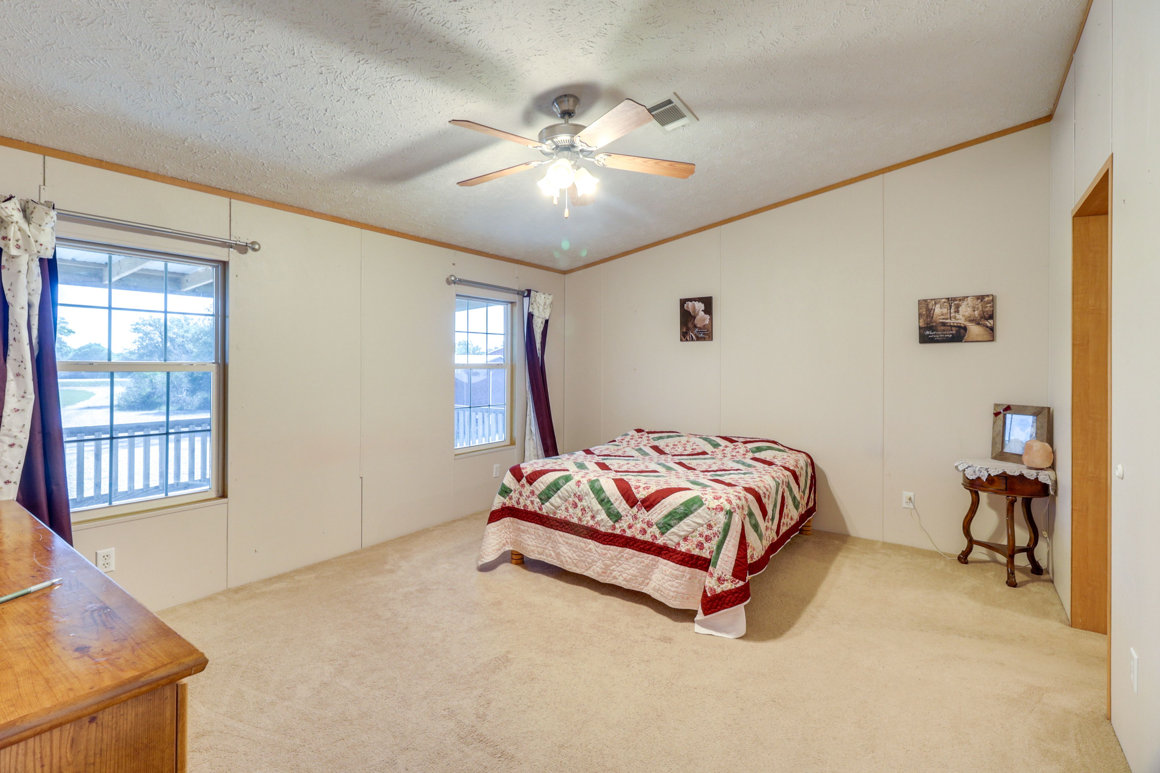 Bedroom 1 | Queen Bed | En-Suite Bathroom