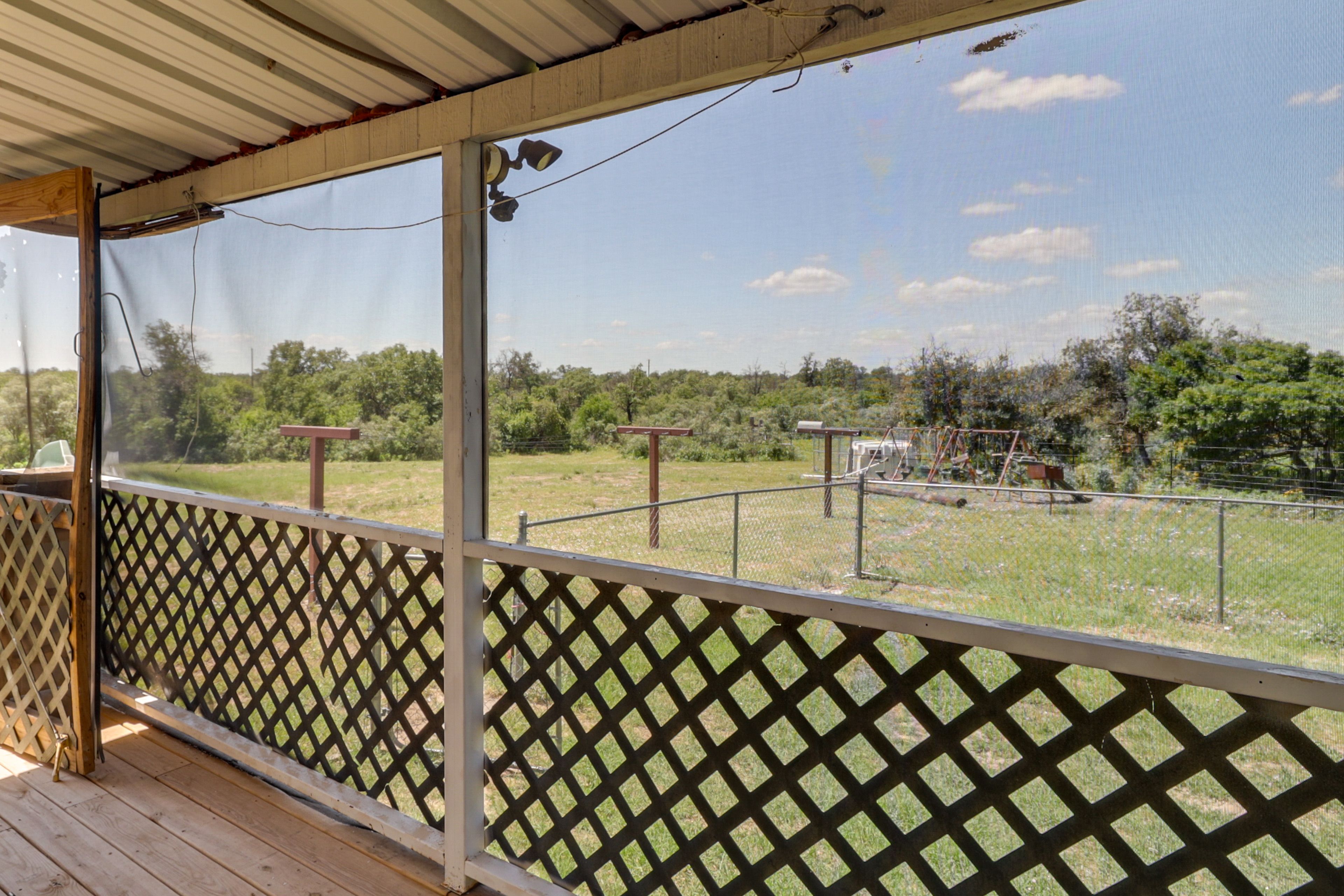 Screened-In Porch