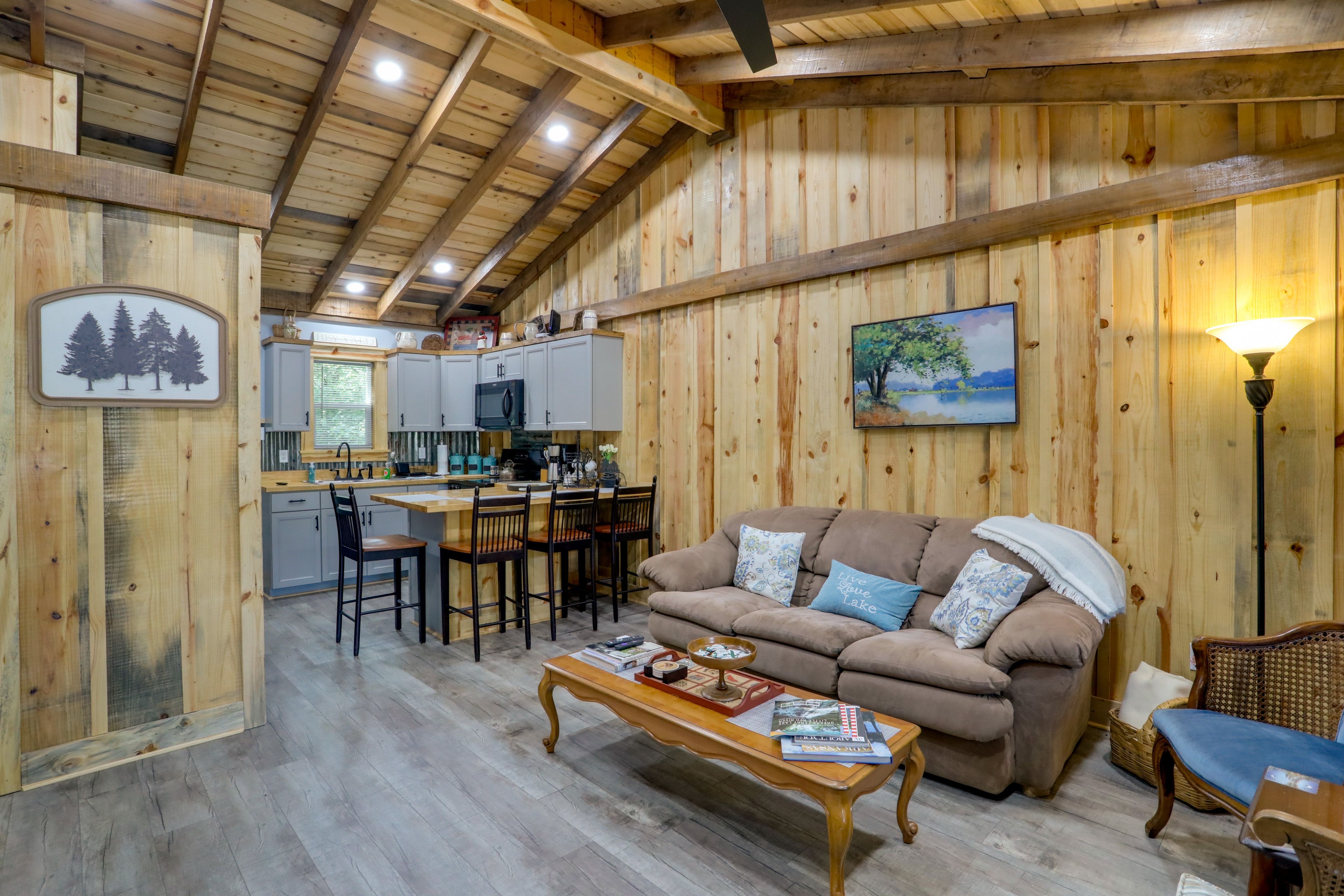 Higden Vacation Rental | 2BR | 1BA | 1 Step to Enter | 325 Sq Ft