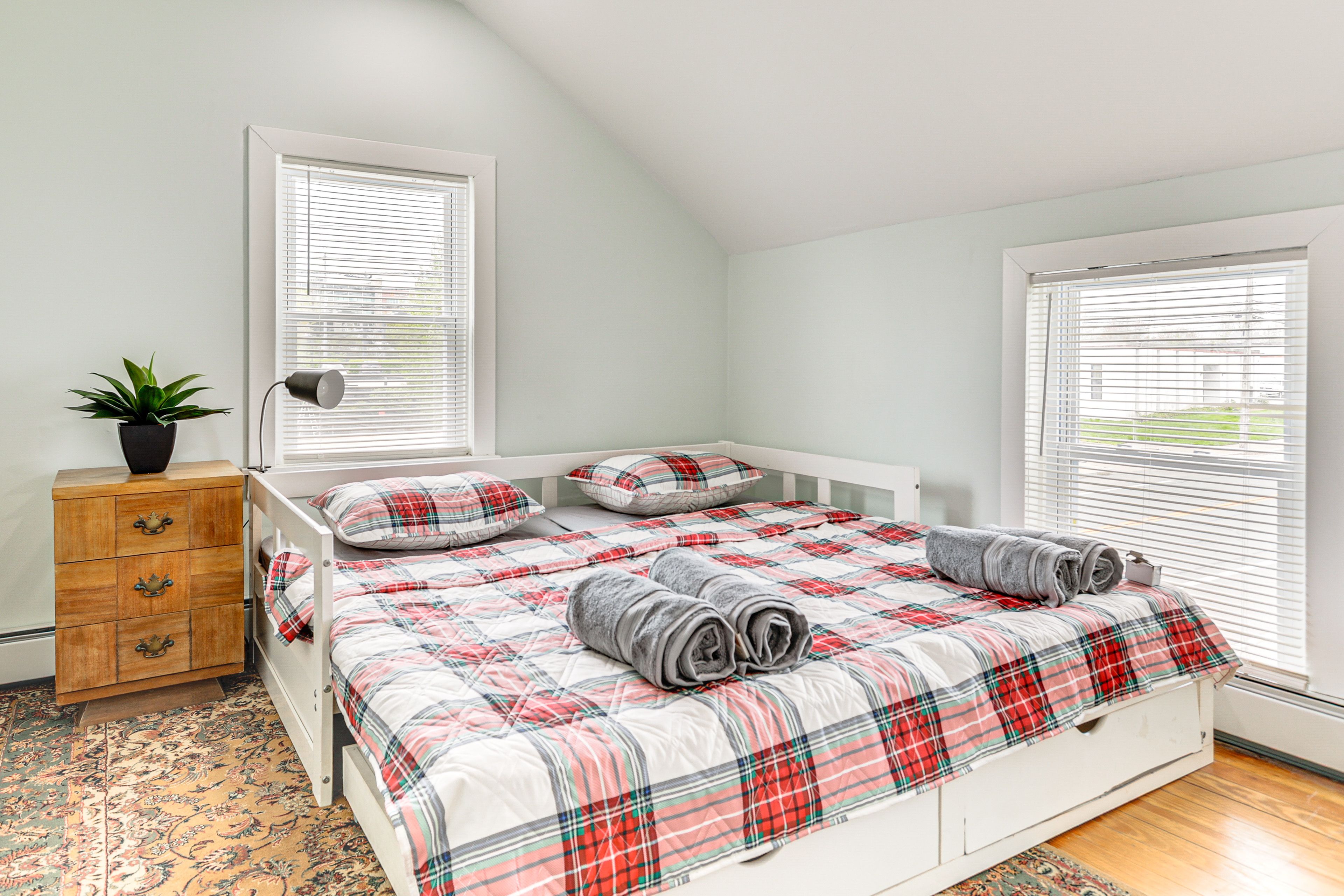 Bedroom 2 | King Bed