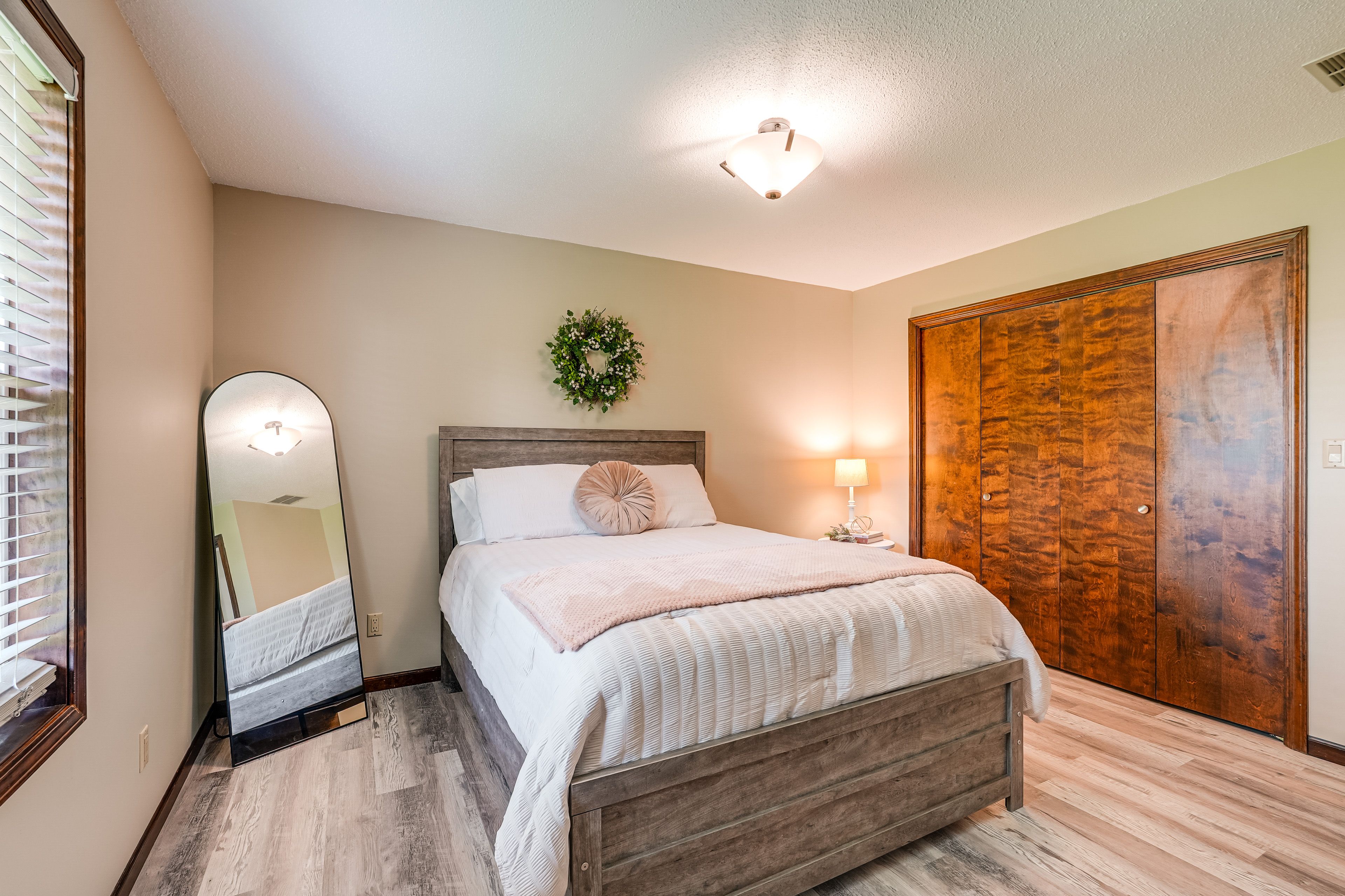 Bedroom 1 | Queen Bed | Smart TV | Linens Provided