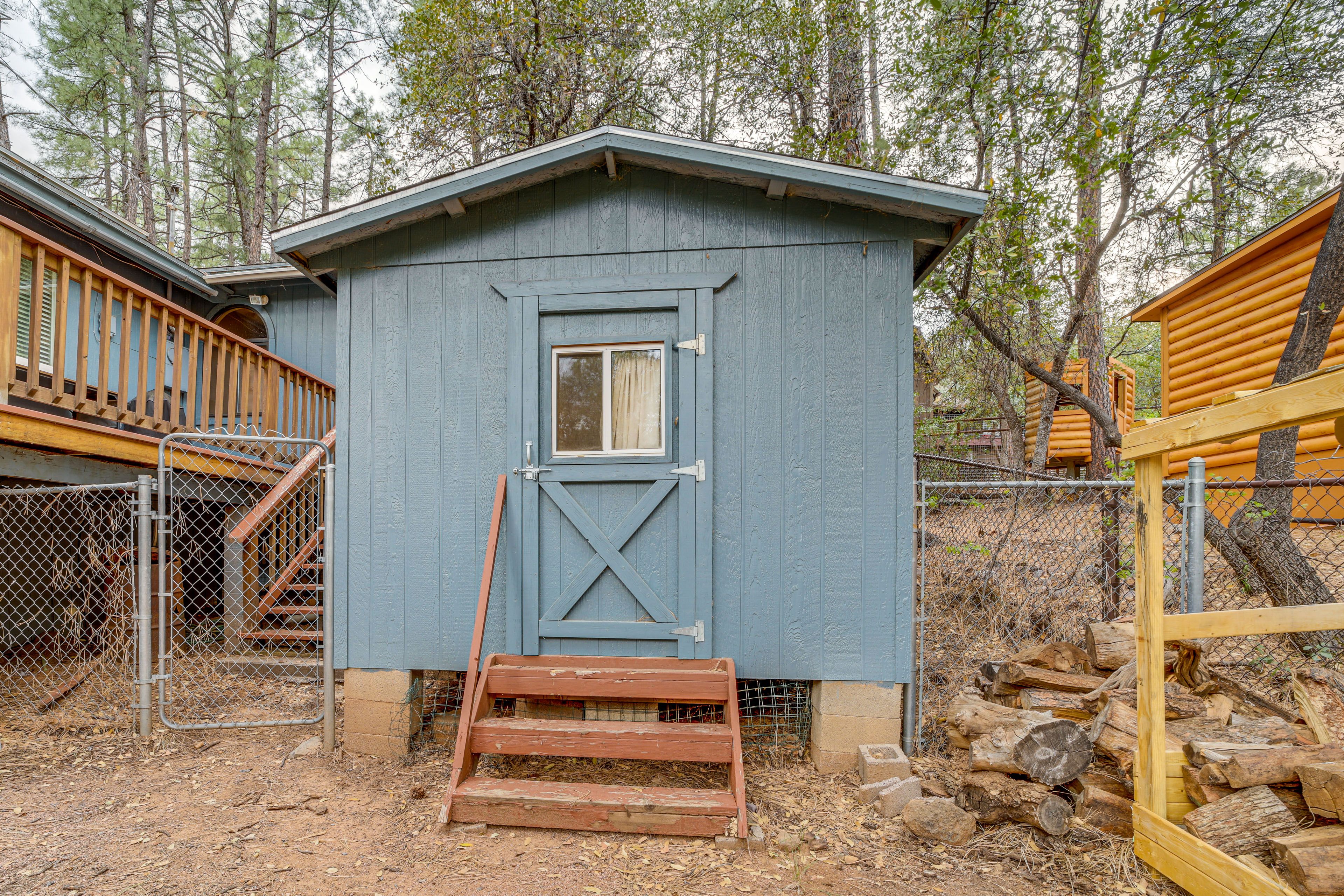 Bunk Room Exterior | 3 Steps to Enter
